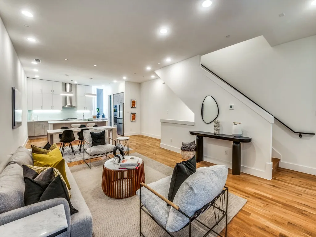 Condominium For Sale in Dallas County , 426 W 9th Street 106, Dallas, Texas 75208, 3 Bedroom, 4 Bathroom, 2 Garage spaces, 2,150 Sqft, built in 2023, mls#21385995, Real Estate Agent in Dallas, Homes For Sale in Dallas county, Homes For Sale in Dallas, Realtor in Dallas Texas, Real Estate Brokerage Independent Realty Texas, Luminita Cordes Realtor