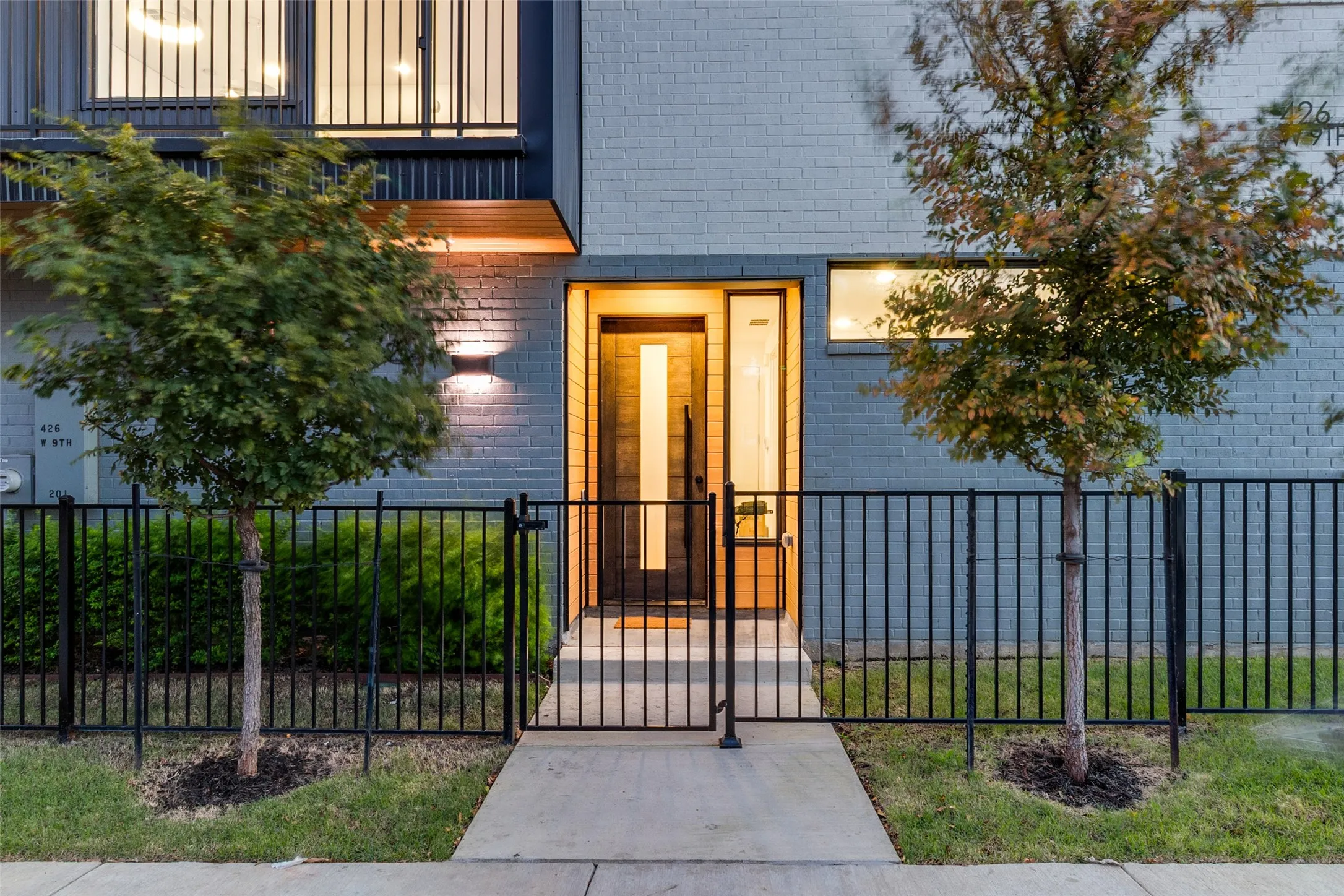 Condominium For Sale in Dallas County , 426 W 9th Street 106, Dallas, Texas 75208, 3 Bedroom, 4 Bathroom, 2 Garage spaces, 2,150 Sqft, built in 2023, mls#21385995, Real Estate Agent in Dallas, Homes For Sale in Dallas county, Homes For Sale in Dallas, Realtor in Dallas Texas, Real Estate Brokerage Independent Realty Texas, Luminita Cordes Realtor