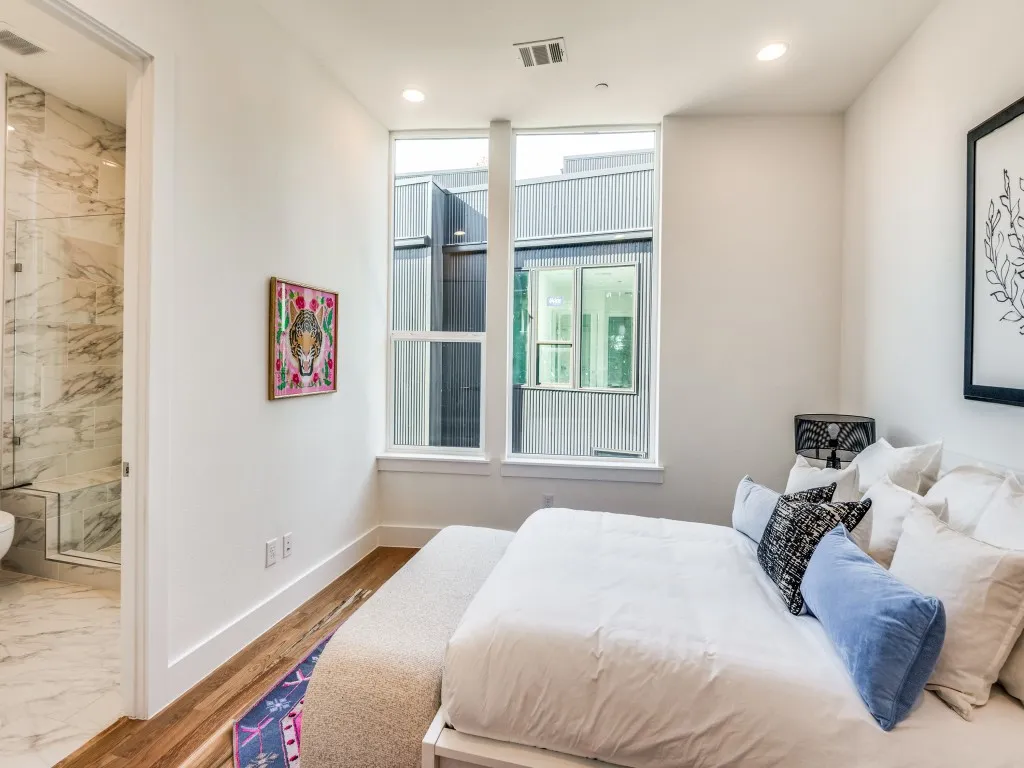 Condominium For Sale in Dallas County , 426 W 9th Street 106, Dallas, Texas 75208, 3 Bedroom, 4 Bathroom, 2 Garage spaces, 2,150 Sqft, built in 2023, mls#21385995, Real Estate Agent in Dallas, Homes For Sale in Dallas county, Homes For Sale in Dallas, Realtor in Dallas Texas, Real Estate Brokerage Independent Realty Texas, Luminita Cordes Realtor