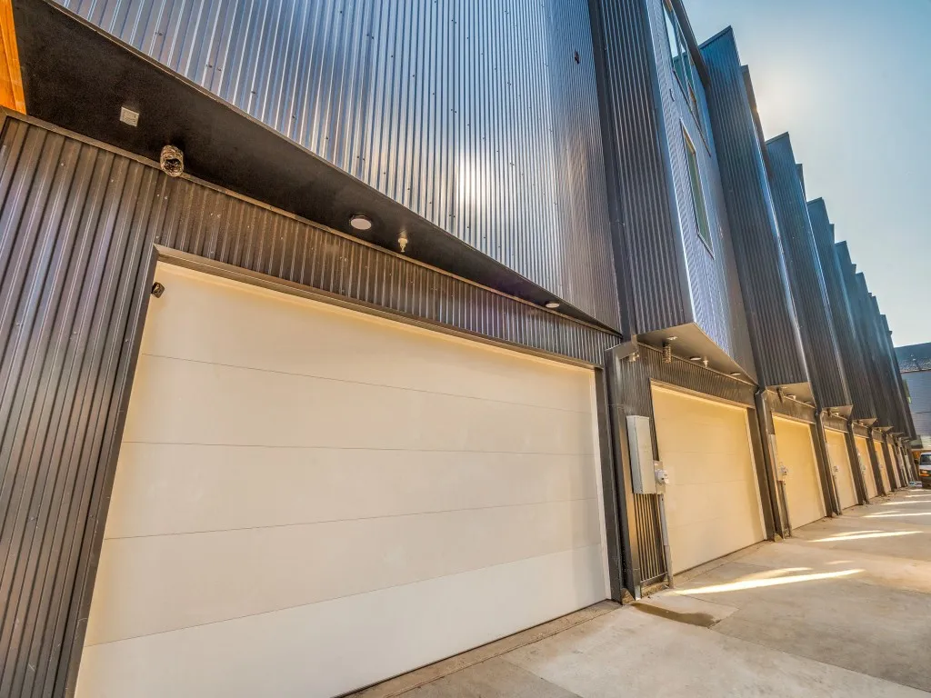 Condominium For Sale in Dallas County , 426 W 9th Street 106, Dallas, Texas 75208, 3 Bedroom, 4 Bathroom, 2 Garage spaces, 2,150 Sqft, built in 2023, mls#21385995, Real Estate Agent in Dallas, Homes For Sale in Dallas county, Homes For Sale in Dallas, Realtor in Dallas Texas, Real Estate Brokerage Independent Realty Texas, Luminita Cordes Realtor