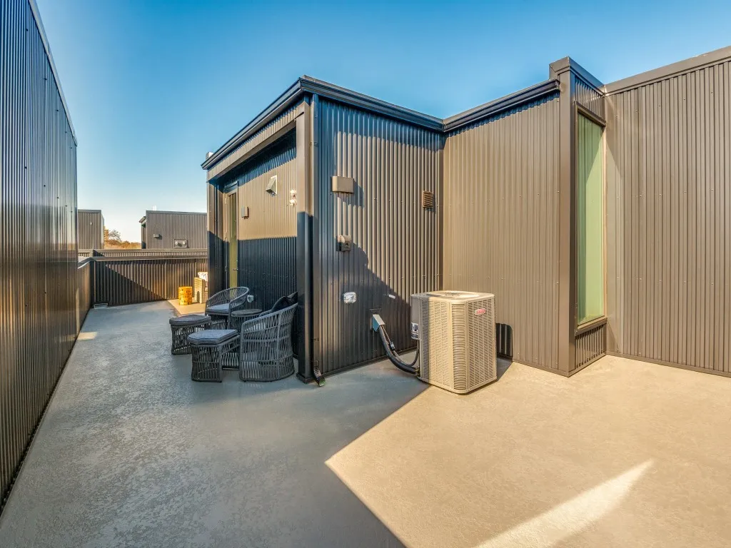Condominium For Sale in Dallas County , 426 W 9th Street 106, Dallas, Texas 75208, 3 Bedroom, 4 Bathroom, 2 Garage spaces, 2,150 Sqft, built in 2023, mls#21385995, Real Estate Agent in Dallas, Homes For Sale in Dallas county, Homes For Sale in Dallas, Realtor in Dallas Texas, Real Estate Brokerage Independent Realty Texas, Luminita Cordes Realtor