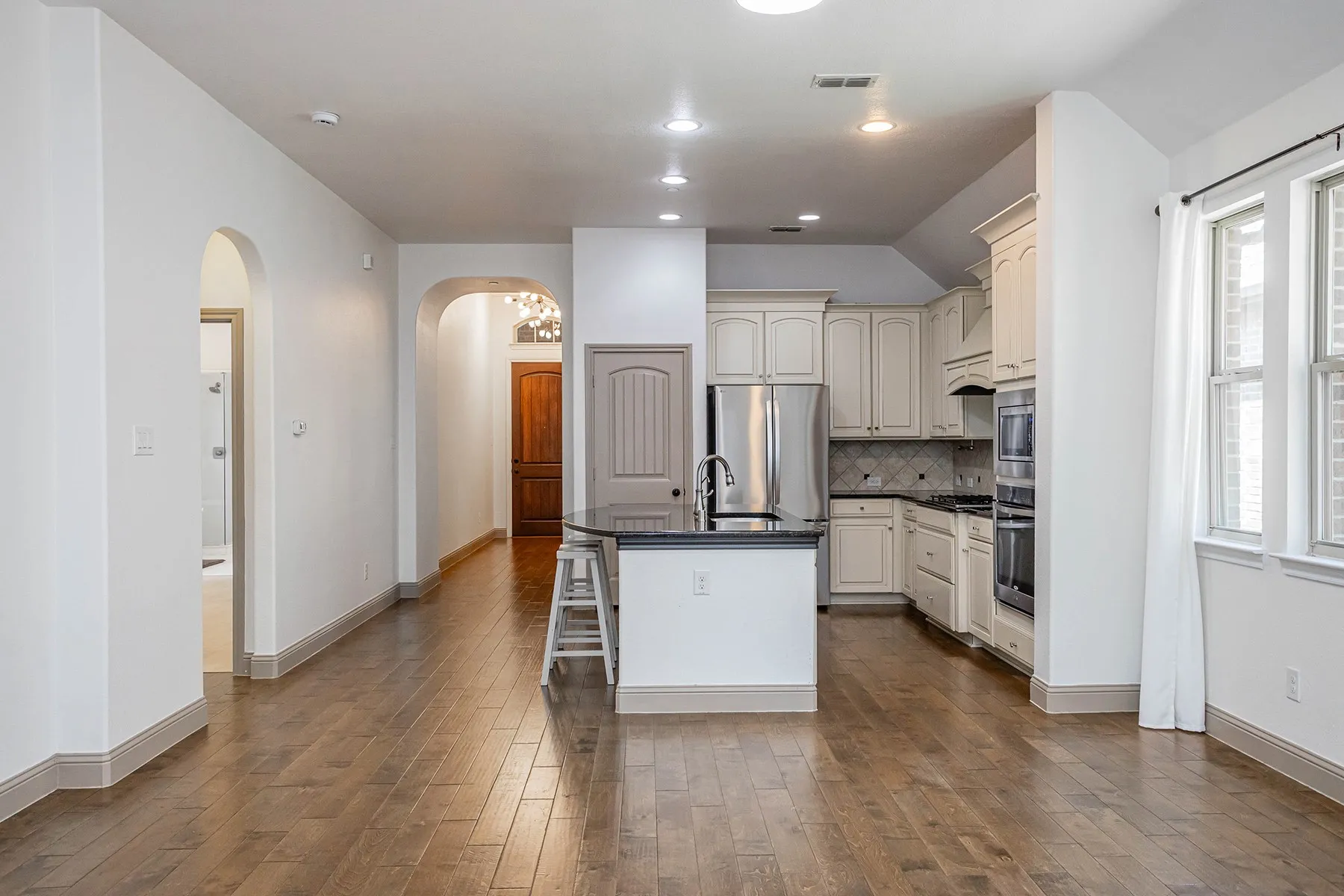 Condominium For Sale in Collin County , 8609 Grassland Drive, Mc Kinney, Texas 75070, 2 Bedroom, 2 Bathroom, 2 Garage spaces, 1,705 Sqft, built in 2014, mls#21386133, Real Estate Agent in Mc Kinney, Homes For Sale in Collin county, Homes For Sale in Mc Kinney, Realtor in Mc Kinney Texas, Real Estate Brokerage Independent Realty Texas, Luminita Cordes Realtor