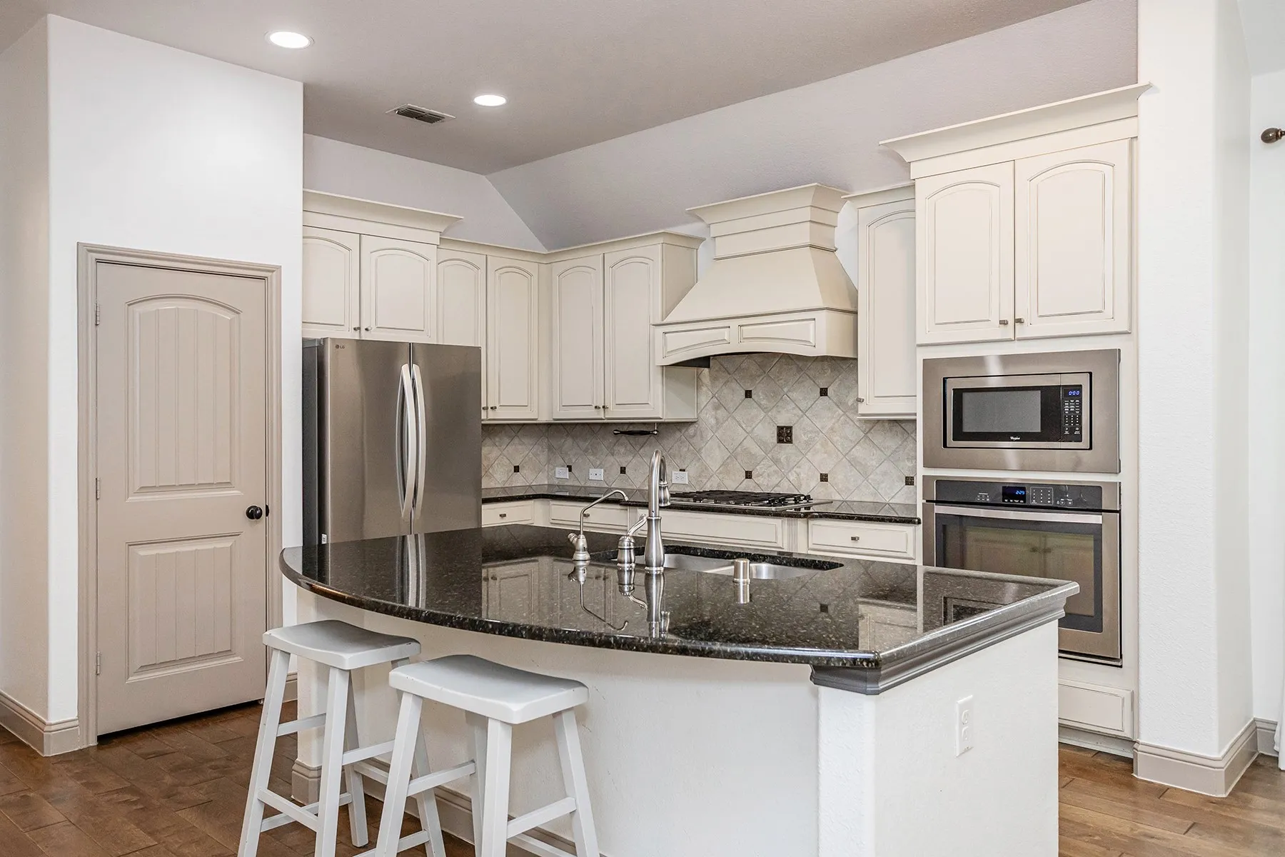 Condominium For Sale in Collin County , 8609 Grassland Drive, Mc Kinney, Texas 75070, 2 Bedroom, 2 Bathroom, 2 Garage spaces, 1,705 Sqft, built in 2014, mls#21386133, Real Estate Agent in Mc Kinney, Homes For Sale in Collin county, Homes For Sale in Mc Kinney, Realtor in Mc Kinney Texas, Real Estate Brokerage Independent Realty Texas, Luminita Cordes Realtor