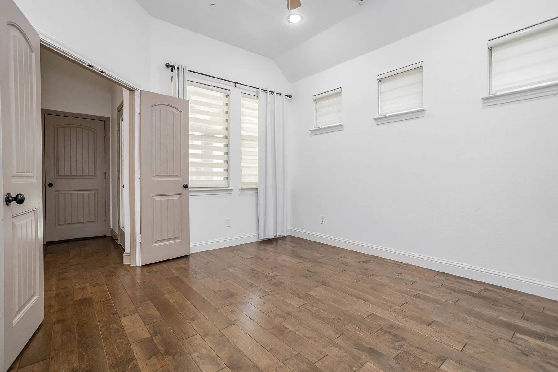 Condominium For Sale in Collin County , 8609 Grassland Drive, Mc Kinney, Texas 75070, 2 Bedroom, 2 Bathroom, 2 Garage spaces, 1,705 Sqft, built in 2014, mls#21386133, Real Estate Agent in Mc Kinney, Homes For Sale in Collin county, Homes For Sale in Mc Kinney, Realtor in Mc Kinney Texas, Real Estate Brokerage Independent Realty Texas, Luminita Cordes Realtor