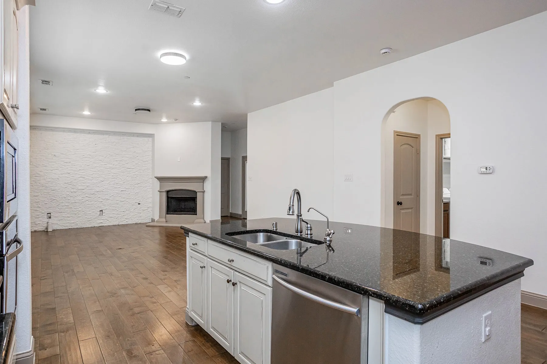 Condominium For Sale in Collin County , 8609 Grassland Drive, Mc Kinney, Texas 75070, 2 Bedroom, 2 Bathroom, 2 Garage spaces, 1,705 Sqft, built in 2014, mls#21386133, Real Estate Agent in Mc Kinney, Homes For Sale in Collin county, Homes For Sale in Mc Kinney, Realtor in Mc Kinney Texas, Real Estate Brokerage Independent Realty Texas, Luminita Cordes Realtor
