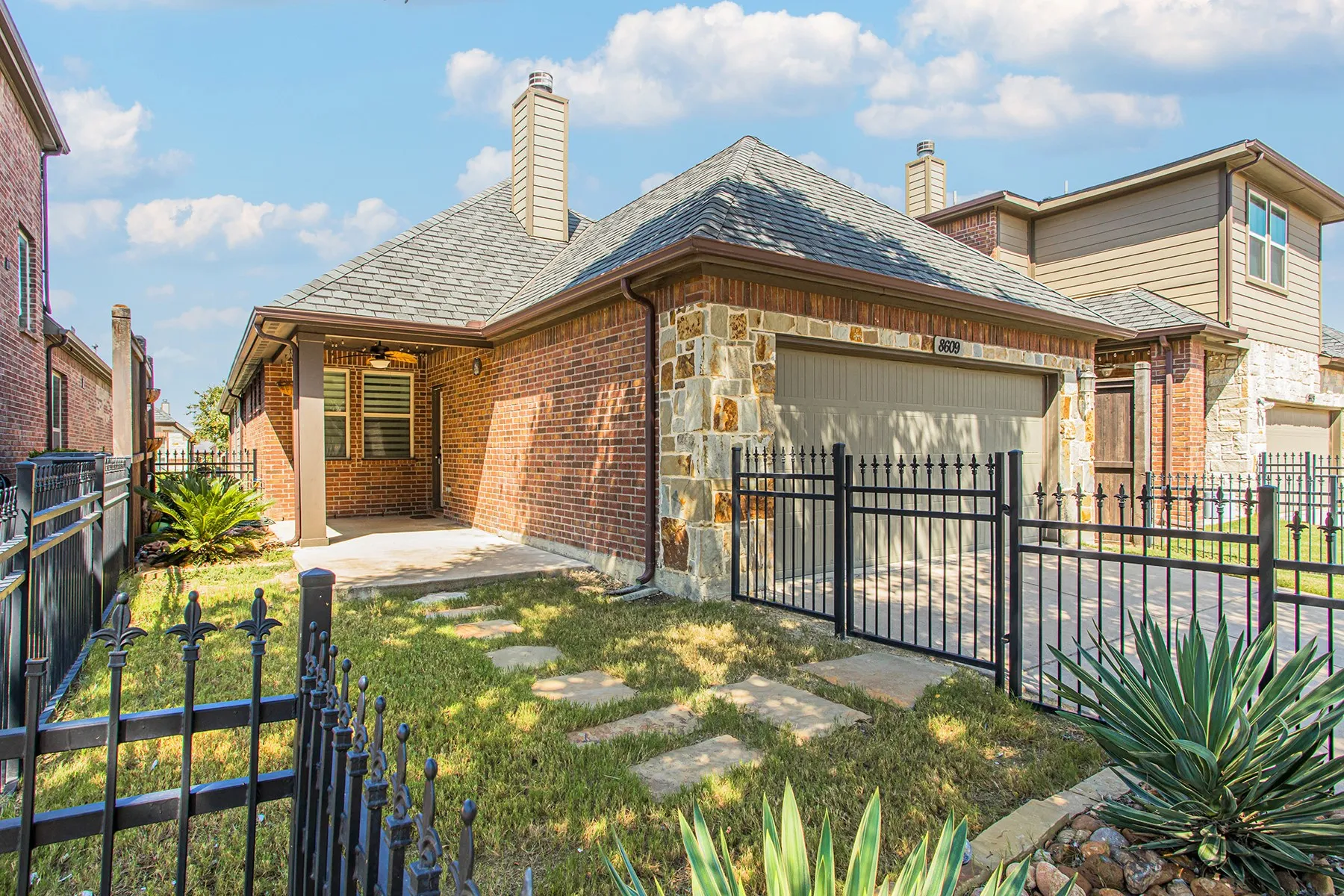 Condominium For Sale in Collin County , 8609 Grassland Drive, Mc Kinney, Texas 75070, 2 Bedroom, 2 Bathroom, 2 Garage spaces, 1,705 Sqft, built in 2014, mls#21386133, Real Estate Agent in Mc Kinney, Homes For Sale in Collin county, Homes For Sale in Mc Kinney, Realtor in Mc Kinney Texas, Real Estate Brokerage Independent Realty Texas, Luminita Cordes Realtor