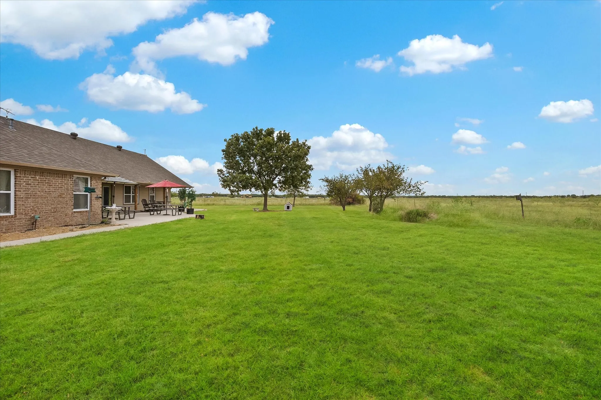 Single Family Residence For Sale in Hunt County , 5060 Fm 6, Caddo Mills, Texas 75135, 3 Bedroom, 2 Bathroom, 2 Garage spaces, 1,616 Sqft, built in 2005, mls#21355827, Real Estate Agent in Caddo Mills, Homes For Sale in Hunt county, Homes For Sale in Caddo Mills, Realtor in Caddo Mills Texas, Real Estate Brokerage Independent Realty Texas, Luminita Cordes Realtor
