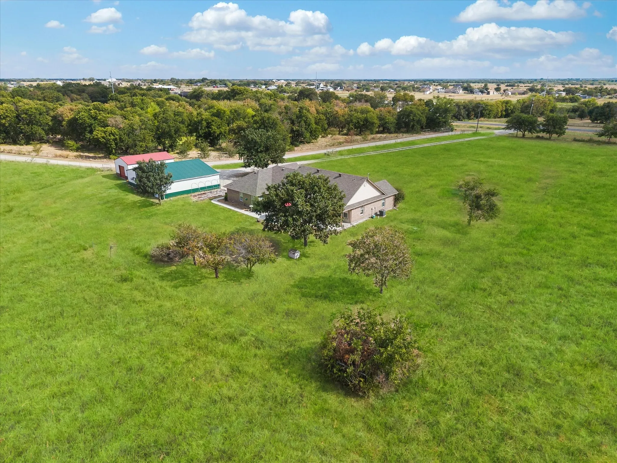 Single Family Residence For Sale in Hunt County , 5060 Fm 6, Caddo Mills, Texas 75135, 3 Bedroom, 2 Bathroom, 2 Garage spaces, 1,616 Sqft, built in 2005, mls#21355827, Real Estate Agent in Caddo Mills, Homes For Sale in Hunt county, Homes For Sale in Caddo Mills, Realtor in Caddo Mills Texas, Real Estate Brokerage Independent Realty Texas, Luminita Cordes Realtor
