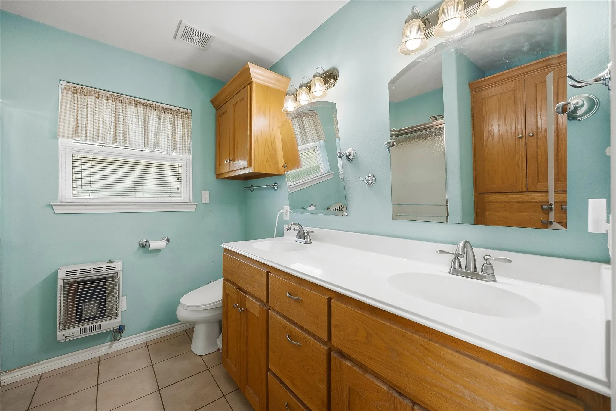 Single Family Residence For Sale in Hunt County , 5060 Fm 6, Caddo Mills, Texas 75135, 3 Bedroom, 2 Bathroom, 2 Garage spaces, 1,616 Sqft, built in 2005, mls#21355827, Real Estate Agent in Caddo Mills, Homes For Sale in Hunt county, Homes For Sale in Caddo Mills, Realtor in Caddo Mills Texas, Real Estate Brokerage Independent Realty Texas, Luminita Cordes Realtor
