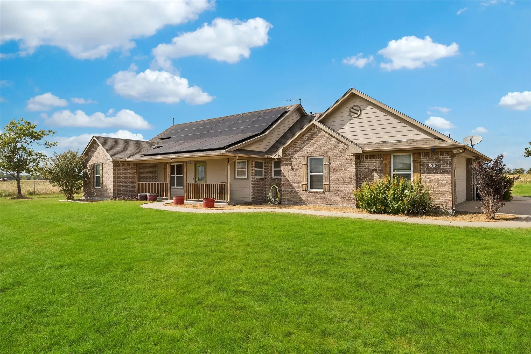 Single Family Residence For Sale in Hunt County , 5060 Fm 6, Caddo Mills, Texas 75135, 3 Bedroom, 2 Bathroom, 2 Garage spaces, 1,616 Sqft, built in 2005, mls#21355827, Real Estate Agent in Caddo Mills, Homes For Sale in Hunt county, Homes For Sale in Caddo Mills, Realtor in Caddo Mills Texas, Real Estate Brokerage Independent Realty Texas, Luminita Cordes Realtor