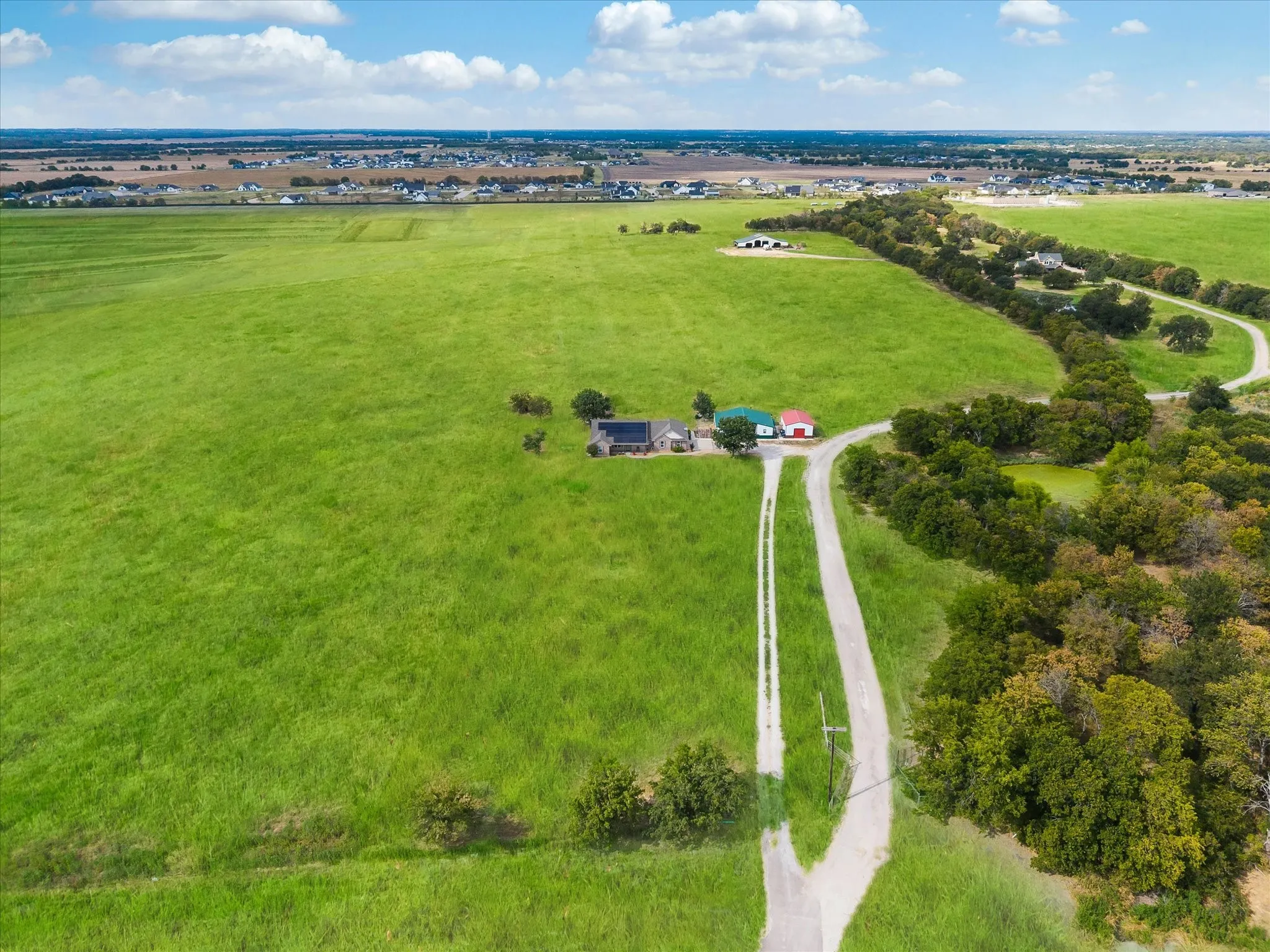 Single Family Residence For Sale in Hunt County , 5060 Fm 6, Caddo Mills, Texas 75135, 3 Bedroom, 2 Bathroom, 2 Garage spaces, 1,616 Sqft, built in 2005, mls#21355827, Real Estate Agent in Caddo Mills, Homes For Sale in Hunt county, Homes For Sale in Caddo Mills, Realtor in Caddo Mills Texas, Real Estate Brokerage Independent Realty Texas, Luminita Cordes Realtor