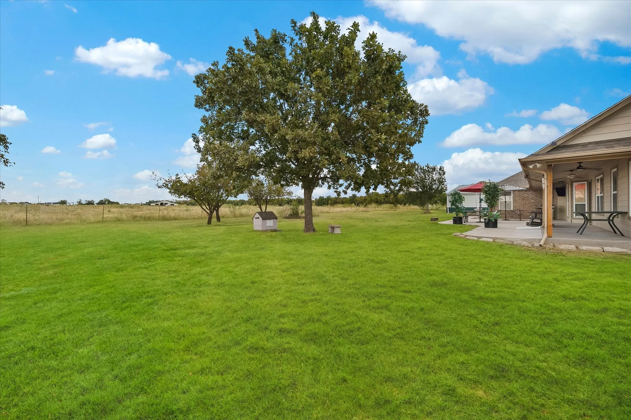Single Family Residence For Sale in Hunt County , 5060 Fm 6, Caddo Mills, Texas 75135, 3 Bedroom, 2 Bathroom, 2 Garage spaces, 1,616 Sqft, built in 2005, mls#21355827, Real Estate Agent in Caddo Mills, Homes For Sale in Hunt county, Homes For Sale in Caddo Mills, Realtor in Caddo Mills Texas, Real Estate Brokerage Independent Realty Texas, Luminita Cordes Realtor