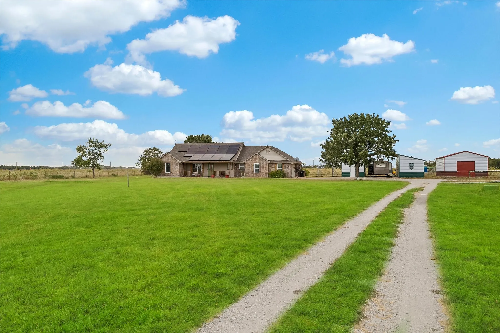 Single Family Residence For Sale in Hunt County , 5060 Fm 6, Caddo Mills, Texas 75135, 3 Bedroom, 2 Bathroom, 2 Garage spaces, 1,616 Sqft, built in 2005, mls#21355827, Real Estate Agent in Caddo Mills, Homes For Sale in Hunt county, Homes For Sale in Caddo Mills, Realtor in Caddo Mills Texas, Real Estate Brokerage Independent Realty Texas, Luminita Cordes Realtor