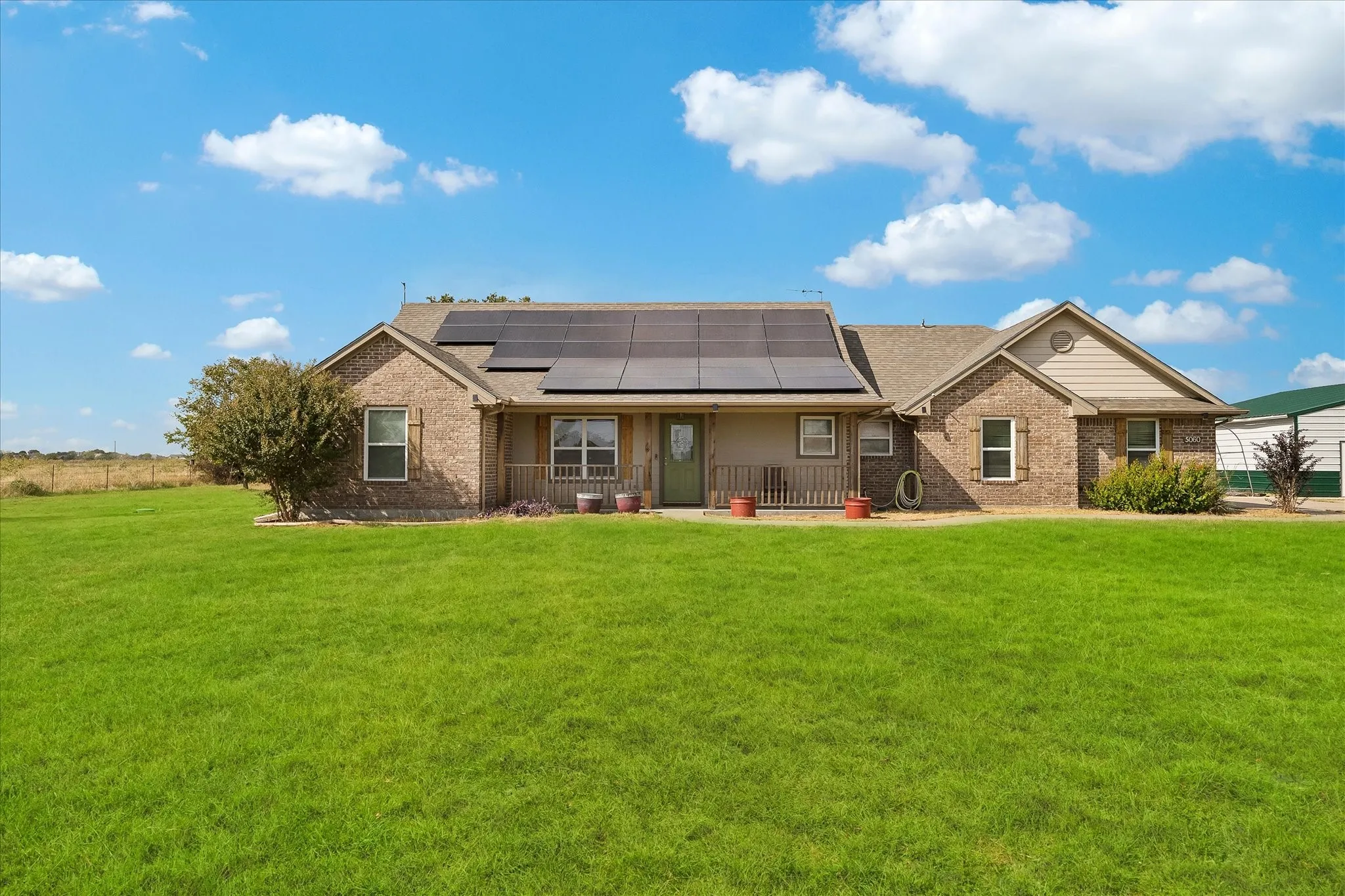Single Family Residence For Sale in Hunt County , 5060 Fm 6, Caddo Mills, Texas 75135, 3 Bedroom, 2 Bathroom, 2 Garage spaces, 1,616 Sqft, built in 2005, mls#21355827, Real Estate Agent in Caddo Mills, Homes For Sale in Hunt county, Homes For Sale in Caddo Mills, Realtor in Caddo Mills Texas, Real Estate Brokerage Independent Realty Texas, Luminita Cordes Realtor