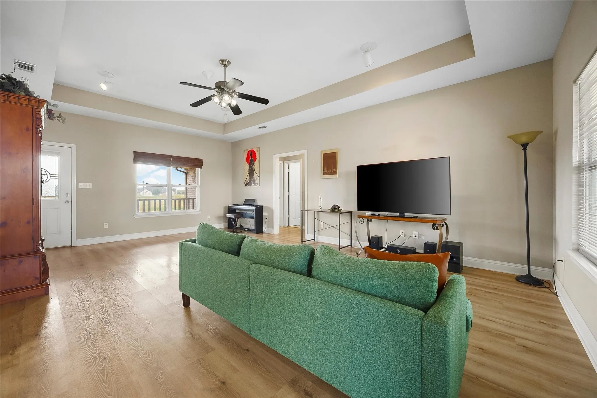 Single Family Residence For Sale in Hunt County , 5060 Fm 6, Caddo Mills, Texas 75135, 3 Bedroom, 2 Bathroom, 2 Garage spaces, 1,616 Sqft, built in 2005, mls#21355827, Real Estate Agent in Caddo Mills, Homes For Sale in Hunt county, Homes For Sale in Caddo Mills, Realtor in Caddo Mills Texas, Real Estate Brokerage Independent Realty Texas, Luminita Cordes Realtor