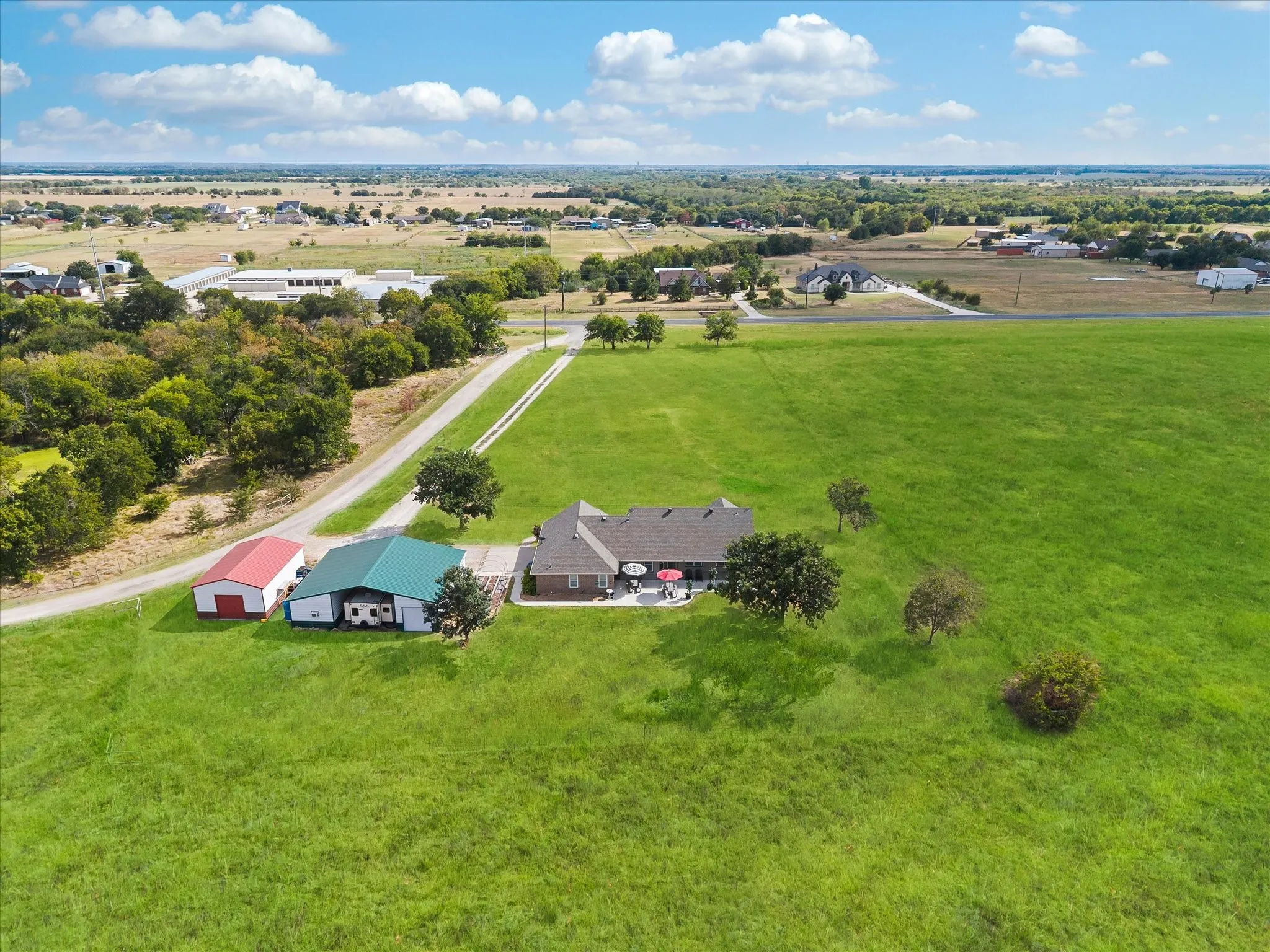 Single Family Residence For Sale in Hunt County , 5060 Fm 6, Caddo Mills, Texas 75135, 3 Bedroom, 2 Bathroom, 2 Garage spaces, 1,616 Sqft, built in 2005, mls#21355827, Real Estate Agent in Caddo Mills, Homes For Sale in Hunt county, Homes For Sale in Caddo Mills, Realtor in Caddo Mills Texas, Real Estate Brokerage Independent Realty Texas, Luminita Cordes Realtor