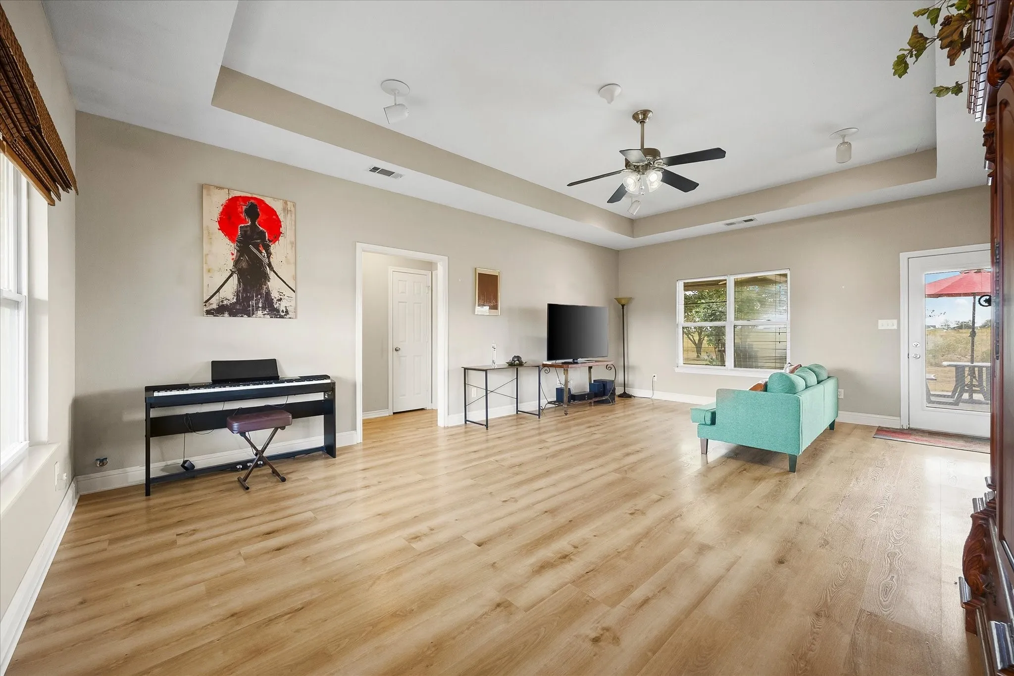 Single Family Residence For Sale in Hunt County , 5060 Fm 6, Caddo Mills, Texas 75135, 3 Bedroom, 2 Bathroom, 2 Garage spaces, 1,616 Sqft, built in 2005, mls#21355827, Real Estate Agent in Caddo Mills, Homes For Sale in Hunt county, Homes For Sale in Caddo Mills, Realtor in Caddo Mills Texas, Real Estate Brokerage Independent Realty Texas, Luminita Cordes Realtor