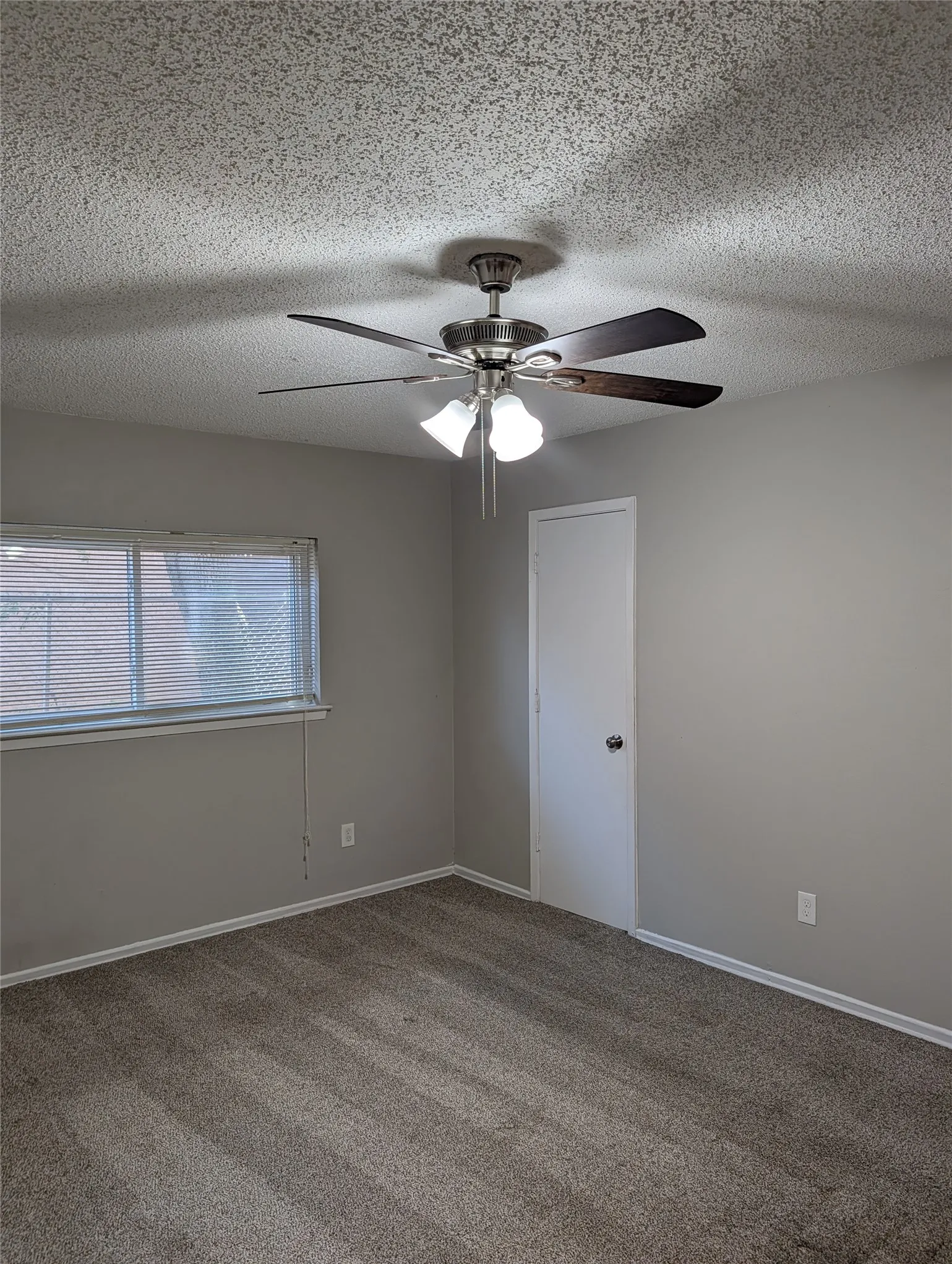 Single Family Residence For Rent in Tarrant County , 6816 Westglen Drive, Fort Worth, Texas 76133, 3 Bedroom, 2 Bathroom, 2 Garage spaces, 1,624 Sqft, built in 1981, mls#21386136, Real Estate Agent in Fort Worth, Homes For Rent in Tarrant county, Homes For Rent in Fort Worth, Realtor in Fort Worth Texas, Real Estate Brokerage Independent Realty Texas, Luminita Cordes Realtor