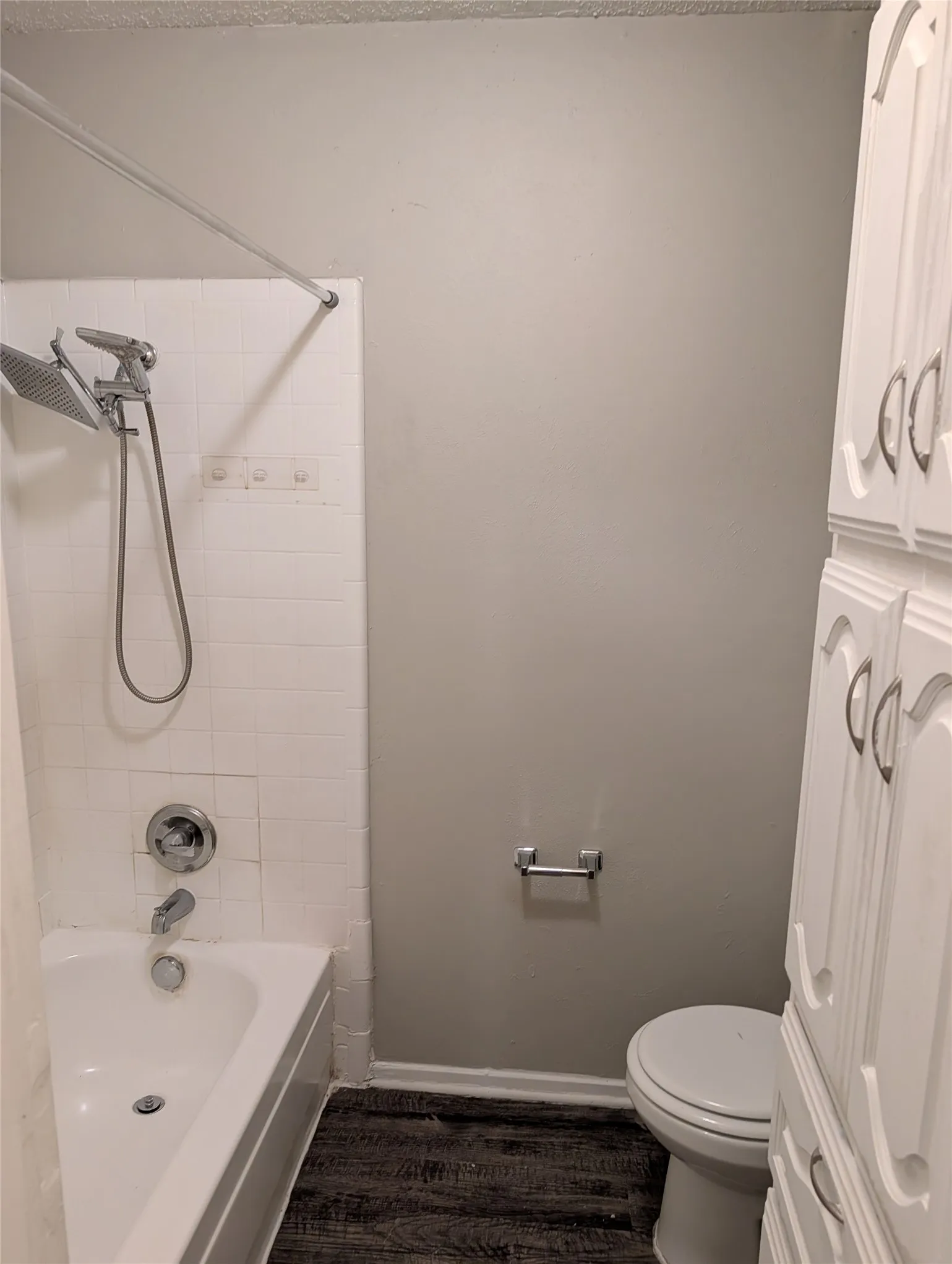 Single Family Residence For Rent in Tarrant County , 6816 Westglen Drive, Fort Worth, Texas 76133, 3 Bedroom, 2 Bathroom, 2 Garage spaces, 1,624 Sqft, built in 1981, mls#21386136, Real Estate Agent in Fort Worth, Homes For Rent in Tarrant county, Homes For Rent in Fort Worth, Realtor in Fort Worth Texas, Real Estate Brokerage Independent Realty Texas, Luminita Cordes Realtor
