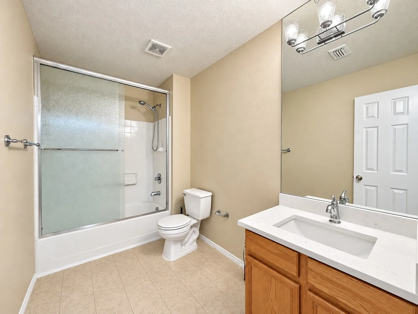 Single Family Residence For Rent in Dallas County , 14800 Ledgeview Court, Balch Springs, Texas 75180, 4 Bedroom, 3 Bathroom, 2 Garage spaces, 3,091 Sqft, built in 2004, mls#21386001, Real Estate Agent in Balch Springs, Homes For Rent in Dallas county, Homes For Rent in Balch Springs, Realtor in Balch Springs Texas, Real Estate Brokerage Independent Realty Texas, Luminita Cordes Realtor