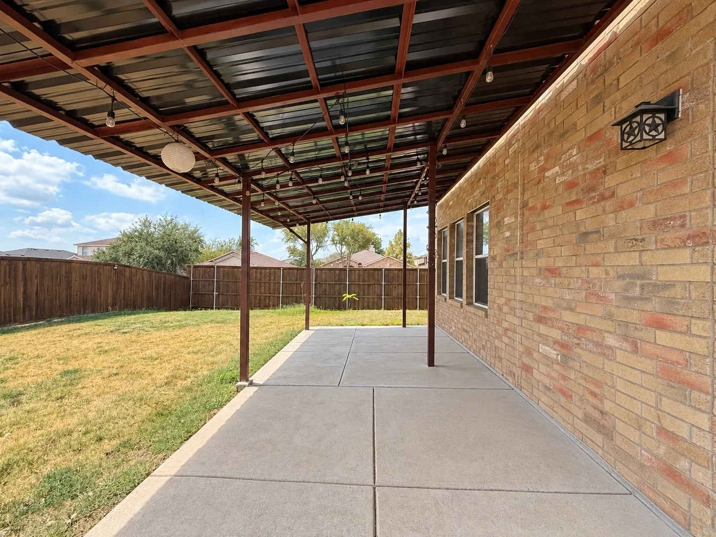 Single Family Residence For Rent in Dallas County , 14800 Ledgeview Court, Balch Springs, Texas 75180, 4 Bedroom, 3 Bathroom, 2 Garage spaces, 3,091 Sqft, built in 2004, mls#21386001, Real Estate Agent in Balch Springs, Homes For Rent in Dallas county, Homes For Rent in Balch Springs, Realtor in Balch Springs Texas, Real Estate Brokerage Independent Realty Texas, Luminita Cordes Realtor