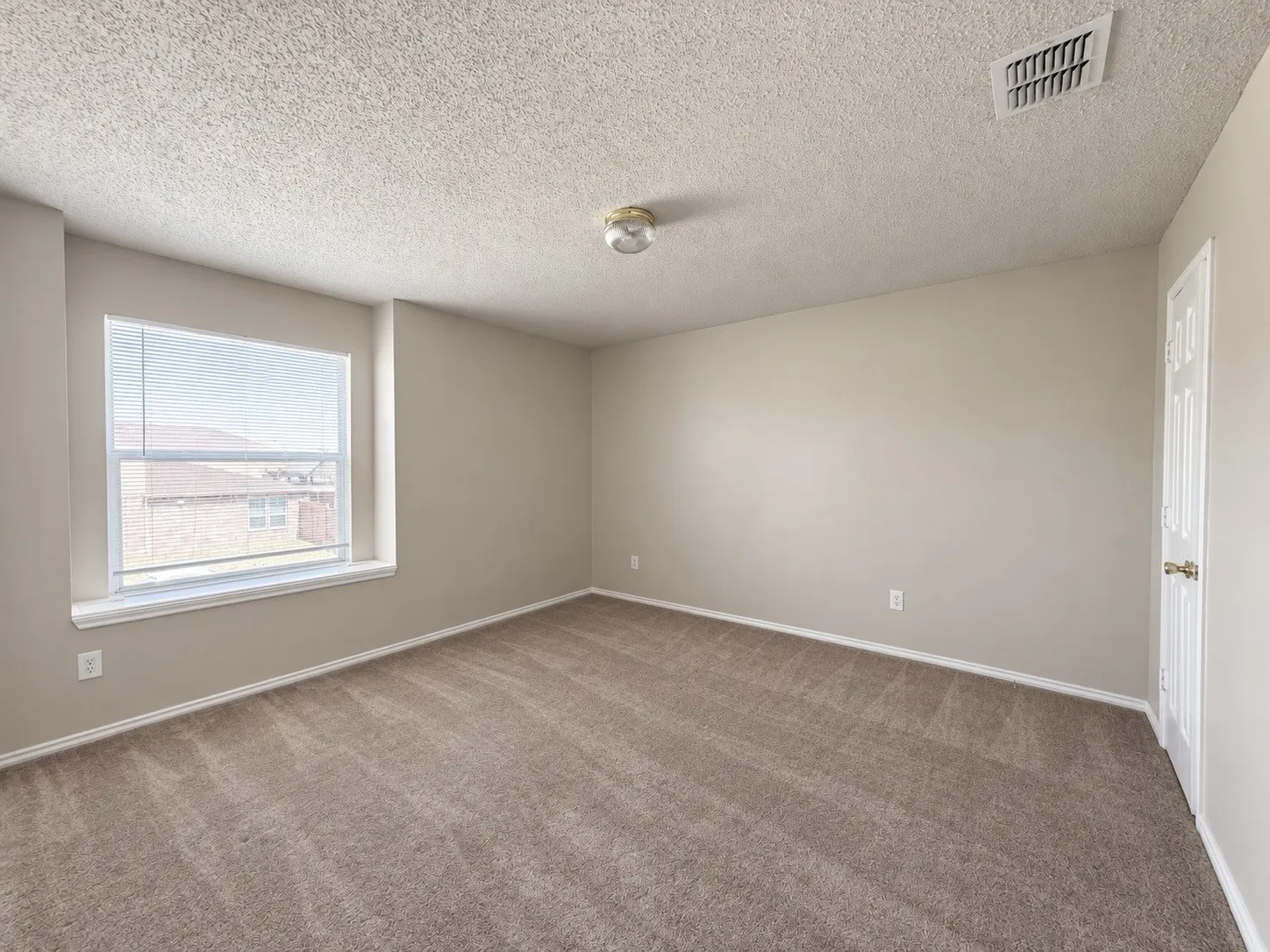 Single Family Residence For Rent in Dallas County , 14800 Ledgeview Court, Balch Springs, Texas 75180, 4 Bedroom, 3 Bathroom, 2 Garage spaces, 3,091 Sqft, built in 2004, mls#21386001, Real Estate Agent in Balch Springs, Homes For Rent in Dallas county, Homes For Rent in Balch Springs, Realtor in Balch Springs Texas, Real Estate Brokerage Independent Realty Texas, Luminita Cordes Realtor