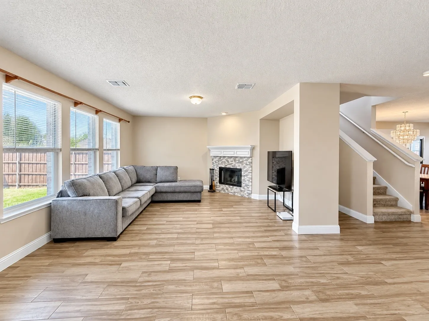Single Family Residence For Rent in Dallas County , 14800 Ledgeview Court, Balch Springs, Texas 75180, 4 Bedroom, 3 Bathroom, 2 Garage spaces, 3,091 Sqft, built in 2004, mls#21386001, Real Estate Agent in Balch Springs, Homes For Rent in Dallas county, Homes For Rent in Balch Springs, Realtor in Balch Springs Texas, Real Estate Brokerage Independent Realty Texas, Luminita Cordes Realtor