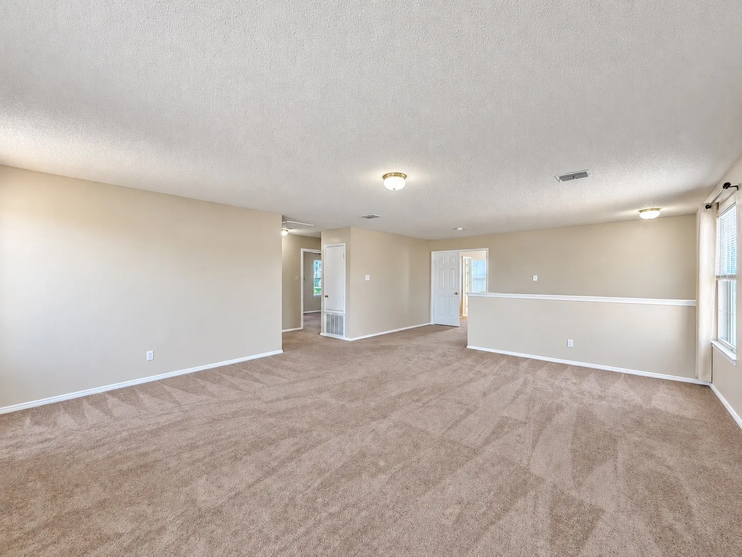 Single Family Residence For Rent in Dallas County , 14800 Ledgeview Court, Balch Springs, Texas 75180, 4 Bedroom, 3 Bathroom, 2 Garage spaces, 3,091 Sqft, built in 2004, mls#21386001, Real Estate Agent in Balch Springs, Homes For Rent in Dallas county, Homes For Rent in Balch Springs, Realtor in Balch Springs Texas, Real Estate Brokerage Independent Realty Texas, Luminita Cordes Realtor