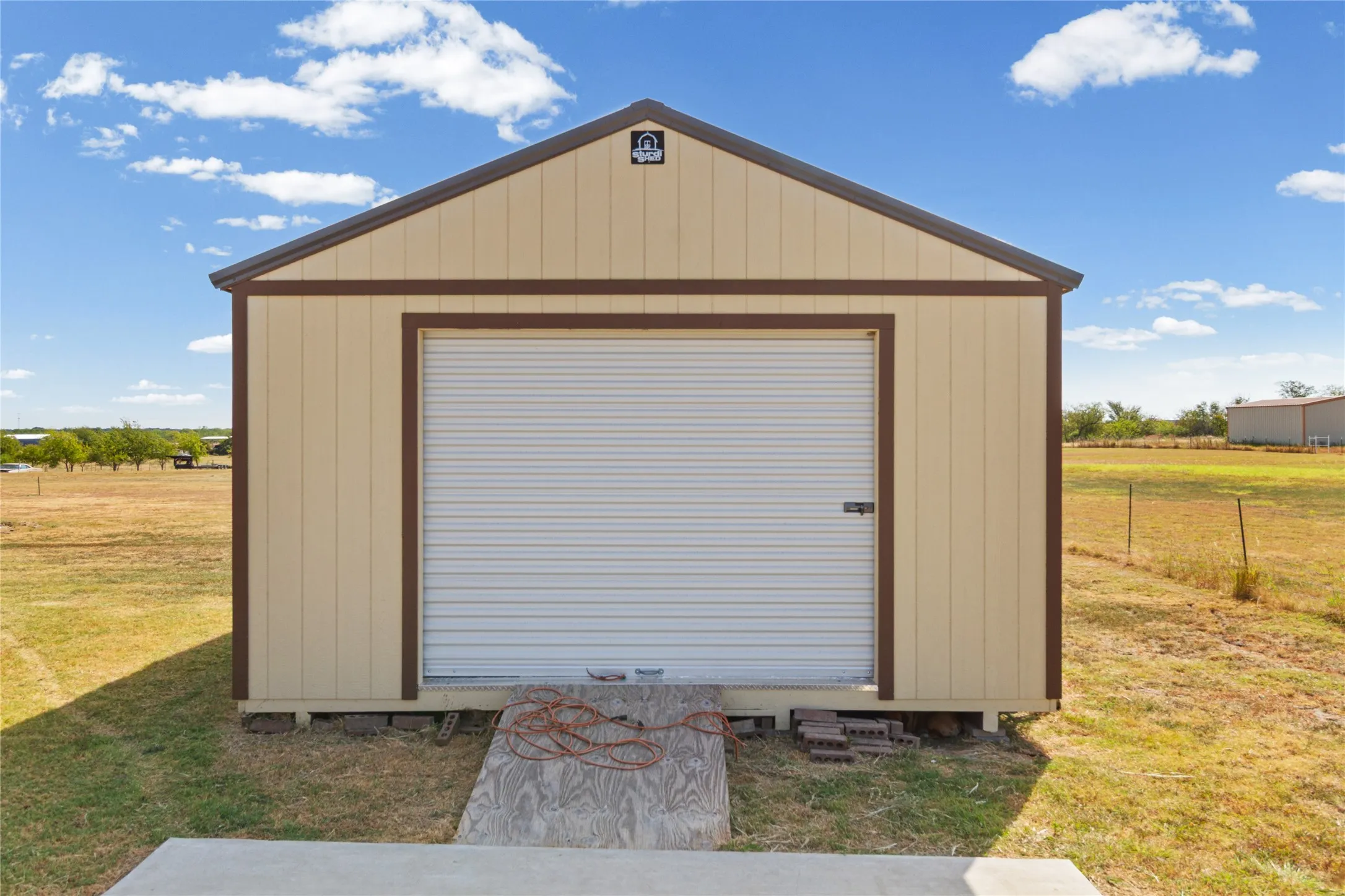 Single Family Residence For Sale in Johnson County , 5720 County Road 1017, Joshua, Texas 76058, 5 Bedroom, 3 Bathroom, 2 Garage spaces, 2,451 Sqft, built in 2021, mls#21385171, Real Estate Agent in Joshua, Homes For Sale in Johnson county, Homes For Sale in Joshua, Realtor in Joshua Texas, Real Estate Brokerage Independent Realty Texas, Luminita Cordes Realtor