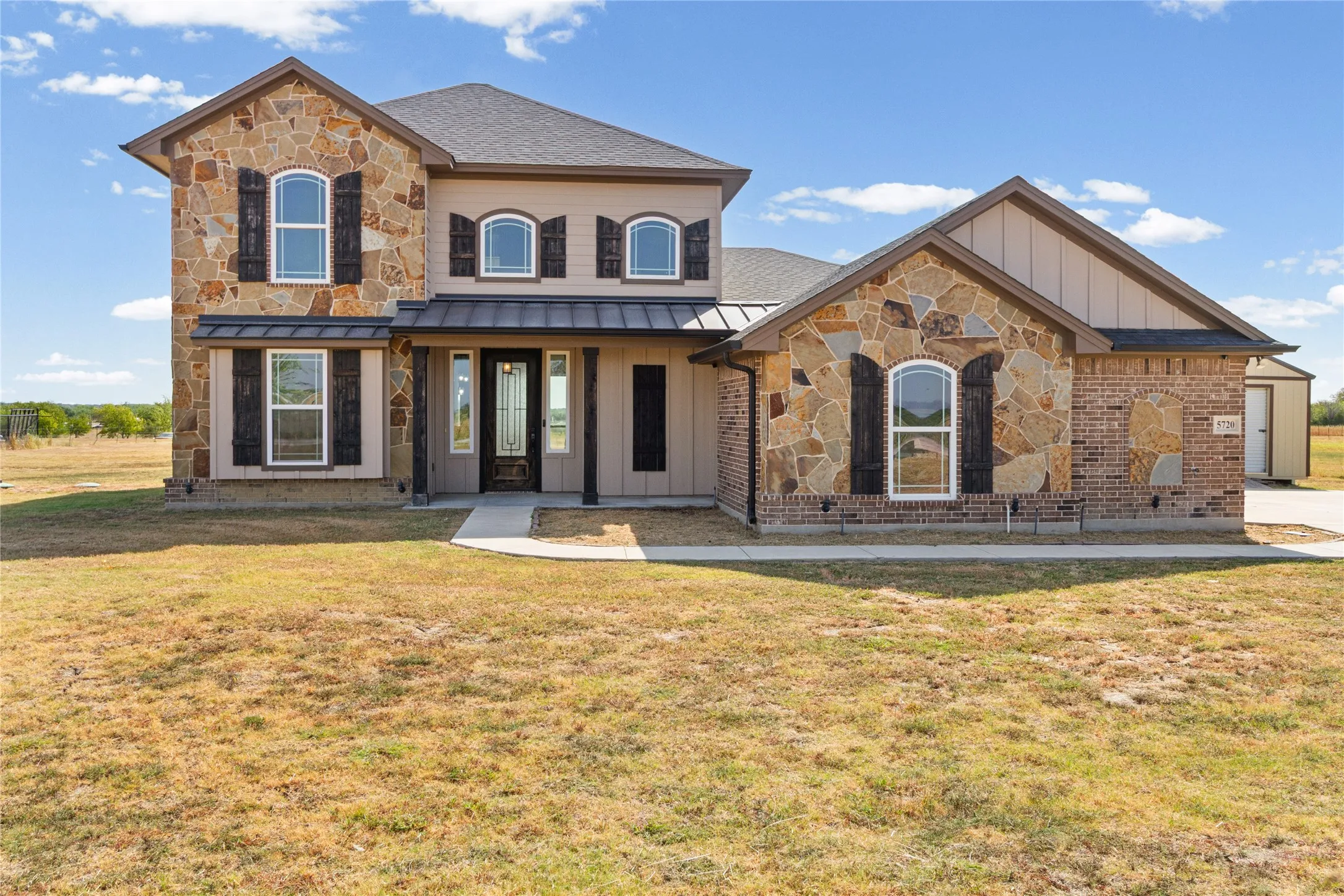 Single Family Residence For Sale in Johnson County , 5720 County Road 1017, Joshua, Texas 76058, 5 Bedroom, 3 Bathroom, 2 Garage spaces, 2,451 Sqft, built in 2021, mls#21385171, Real Estate Agent in Joshua, Homes For Sale in Johnson county, Homes For Sale in Joshua, Realtor in Joshua Texas, Real Estate Brokerage Independent Realty Texas, Luminita Cordes Realtor
