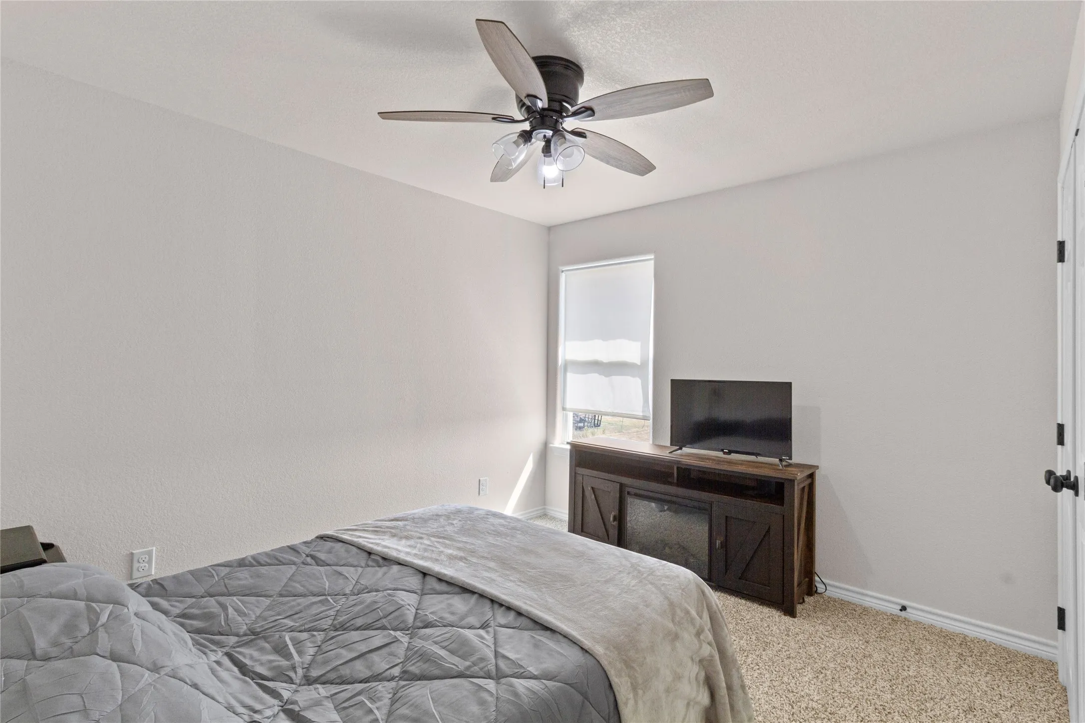 Single Family Residence For Sale in Johnson County , 5720 County Road 1017, Joshua, Texas 76058, 5 Bedroom, 3 Bathroom, 2 Garage spaces, 2,451 Sqft, built in 2021, mls#21385171, Real Estate Agent in Joshua, Homes For Sale in Johnson county, Homes For Sale in Joshua, Realtor in Joshua Texas, Real Estate Brokerage Independent Realty Texas, Luminita Cordes Realtor