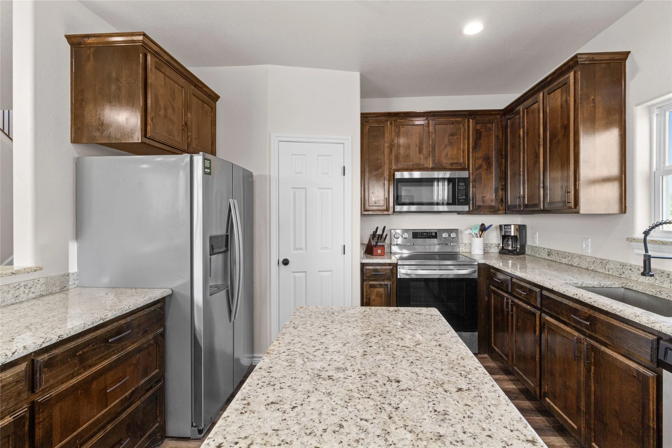 Single Family Residence For Sale in Johnson County , 5720 County Road 1017, Joshua, Texas 76058, 5 Bedroom, 3 Bathroom, 2 Garage spaces, 2,451 Sqft, built in 2021, mls#21385171, Real Estate Agent in Joshua, Homes For Sale in Johnson county, Homes For Sale in Joshua, Realtor in Joshua Texas, Real Estate Brokerage Independent Realty Texas, Luminita Cordes Realtor