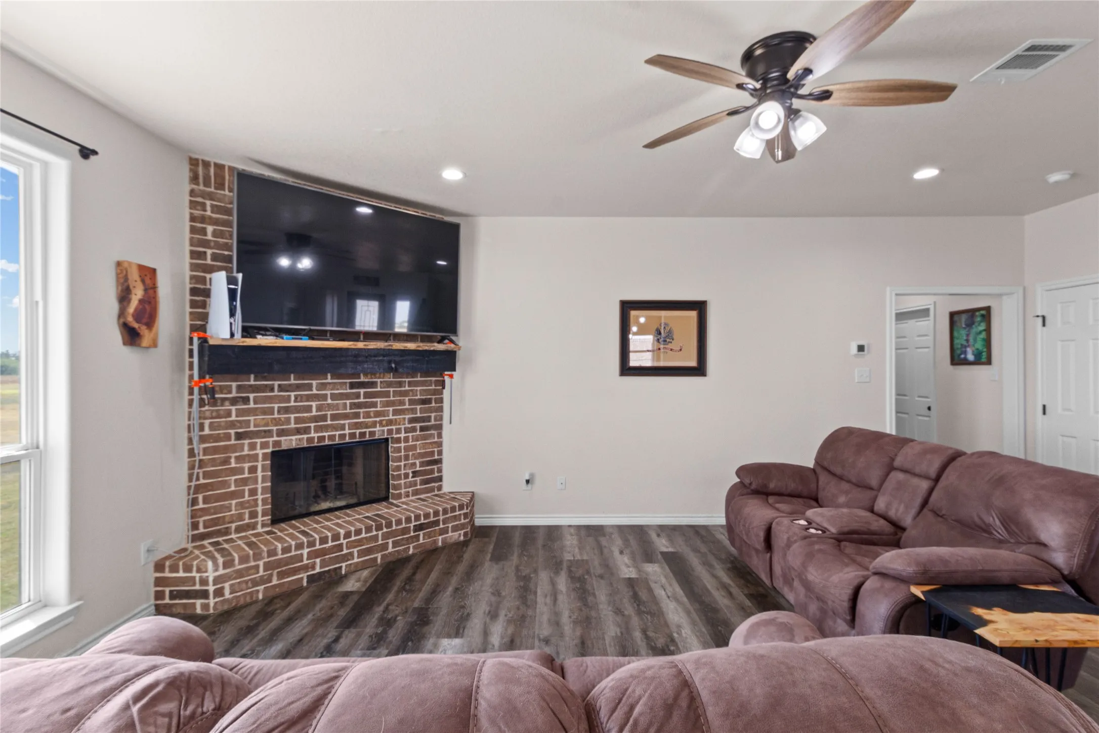 Single Family Residence For Sale in Johnson County , 5720 County Road 1017, Joshua, Texas 76058, 5 Bedroom, 3 Bathroom, 2 Garage spaces, 2,451 Sqft, built in 2021, mls#21385171, Real Estate Agent in Joshua, Homes For Sale in Johnson county, Homes For Sale in Joshua, Realtor in Joshua Texas, Real Estate Brokerage Independent Realty Texas, Luminita Cordes Realtor