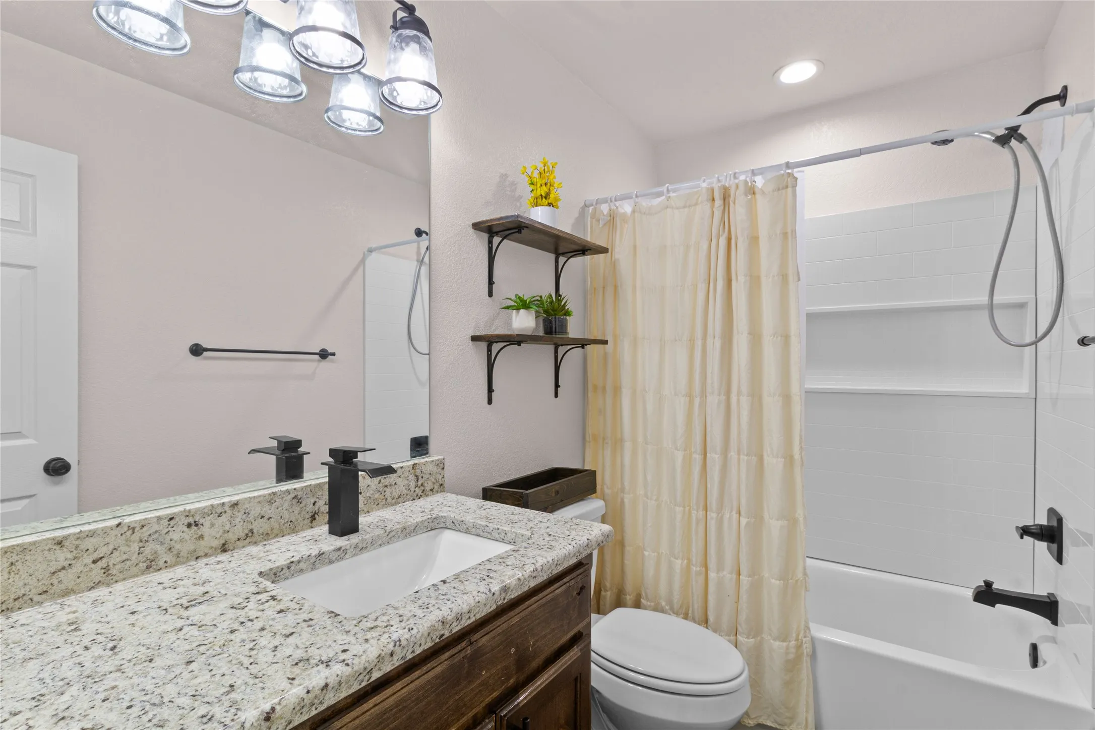 Single Family Residence For Sale in Johnson County , 5720 County Road 1017, Joshua, Texas 76058, 5 Bedroom, 3 Bathroom, 2 Garage spaces, 2,451 Sqft, built in 2021, mls#21385171, Real Estate Agent in Joshua, Homes For Sale in Johnson county, Homes For Sale in Joshua, Realtor in Joshua Texas, Real Estate Brokerage Independent Realty Texas, Luminita Cordes Realtor
