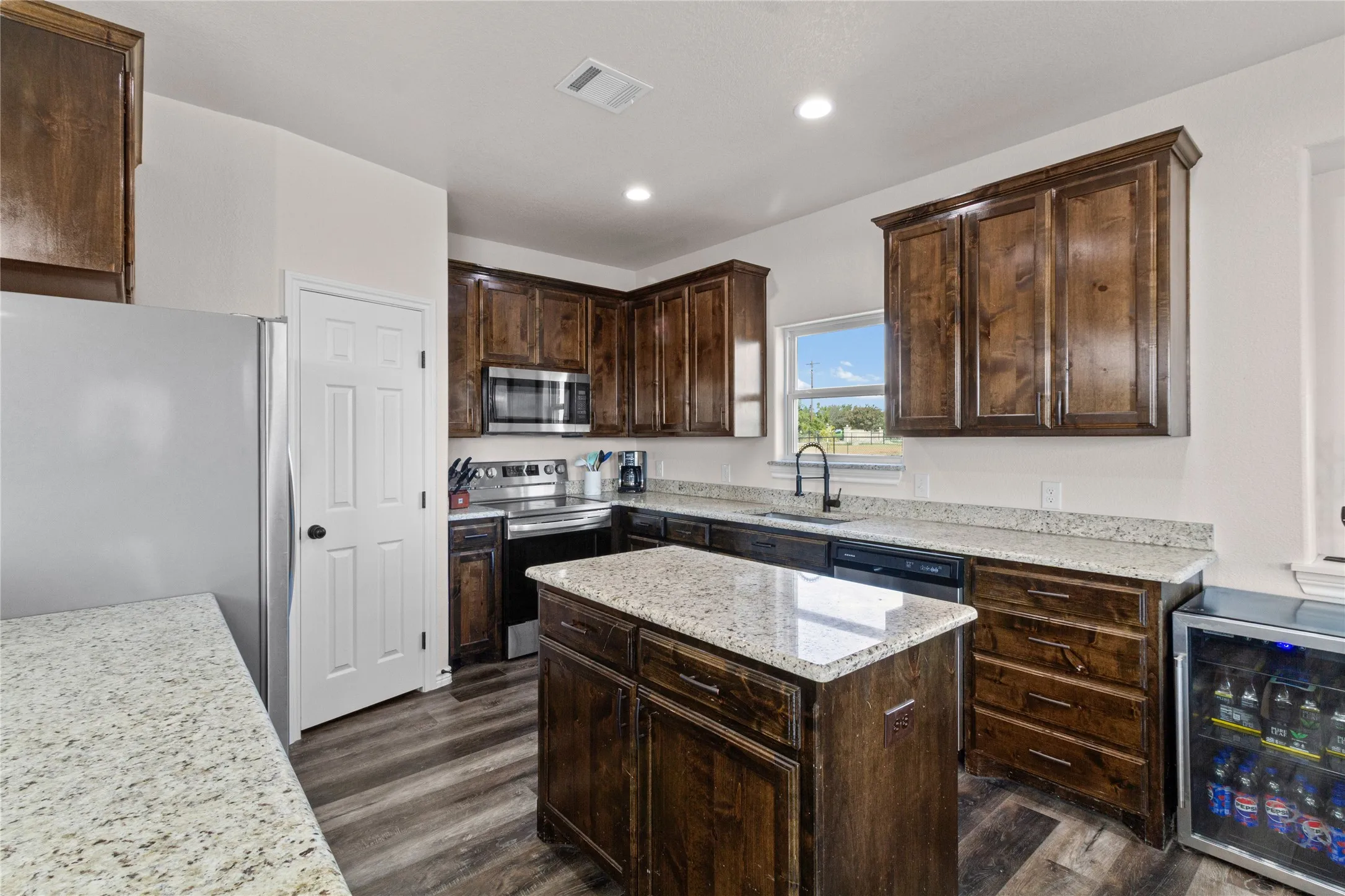 Single Family Residence For Sale in Johnson County , 5720 County Road 1017, Joshua, Texas 76058, 5 Bedroom, 3 Bathroom, 2 Garage spaces, 2,451 Sqft, built in 2021, mls#21385171, Real Estate Agent in Joshua, Homes For Sale in Johnson county, Homes For Sale in Joshua, Realtor in Joshua Texas, Real Estate Brokerage Independent Realty Texas, Luminita Cordes Realtor