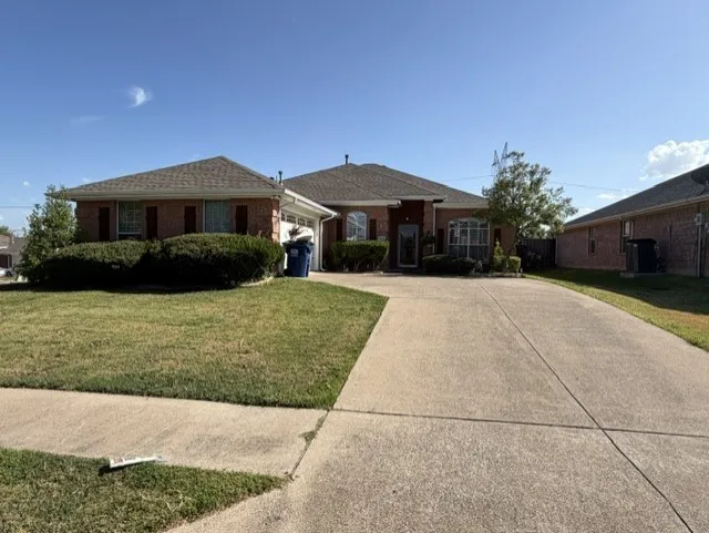 Single Family Residence For Rent in Dallas County , 3612 Cedar Creek Lane, Sachse, Texas 75048, 3 Bedroom, 2 Bathroom, 2 Garage spaces, 2,061 Sqft, built in 2003, mls#21386121, Real Estate Agent in Sachse, Homes For Rent in Dallas county, Homes For Rent in Sachse, Realtor in Sachse Texas, Real Estate Brokerage Independent Realty Texas, Luminita Cordes Realtor