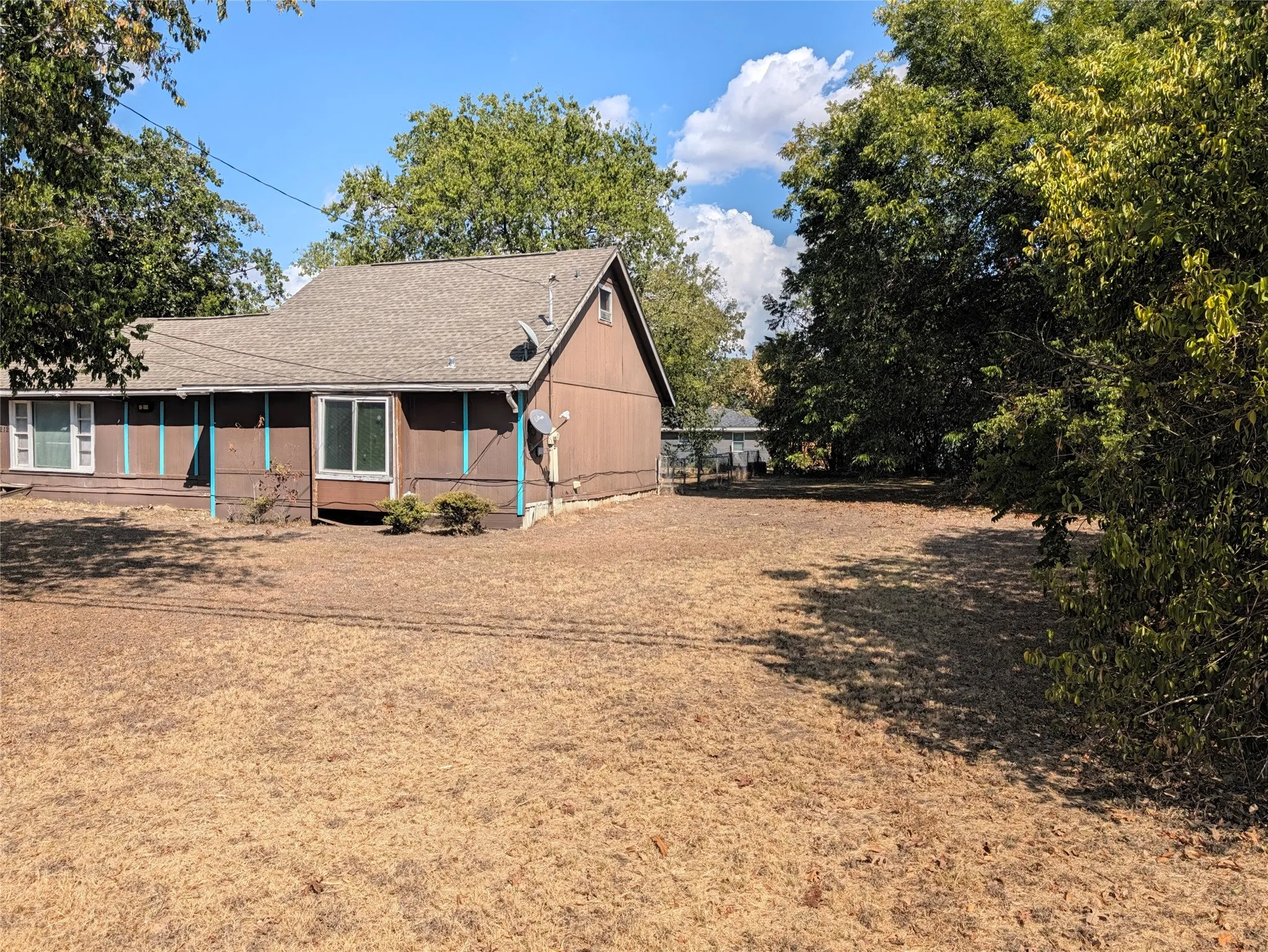 Single Family Residence For Sale in Mc Lennan County , 4212 knoll Drive, Waco, Texas 76708, 3 Bedroom, 2 Bathroom, Garage spaces, 1,387 Sqft, built in 1950, mls#21386153, Real Estate Agent in Waco, Homes For Sale in Mc Lennan county, Homes For Sale in Waco, Realtor in Waco Texas, Real Estate Brokerage Independent Realty Texas, Luminita Cordes Realtor