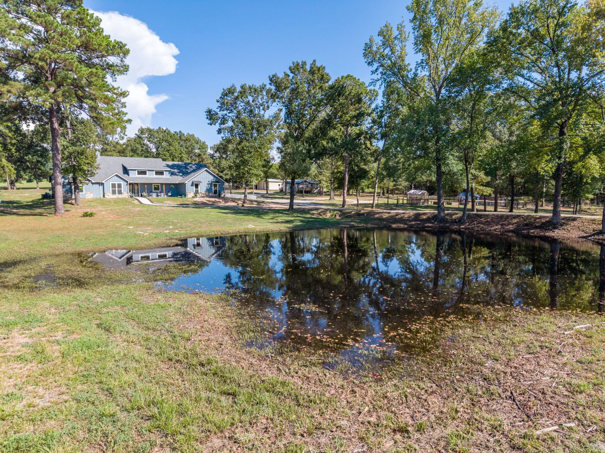 Farm For Sale in Henderson County , 9500 County Road 3603, Brownsboro, Texas 75756, 5 Bedroom, 3 Bathroom, Garage spaces, 3,485 Sqft, built in 2020, mls#21386109, Real Estate Agent in Brownsboro, Homes For Sale in Henderson county, Homes For Sale in Brownsboro, Realtor in Brownsboro Texas, Real Estate Brokerage Independent Realty Texas, Luminita Cordes Realtor
