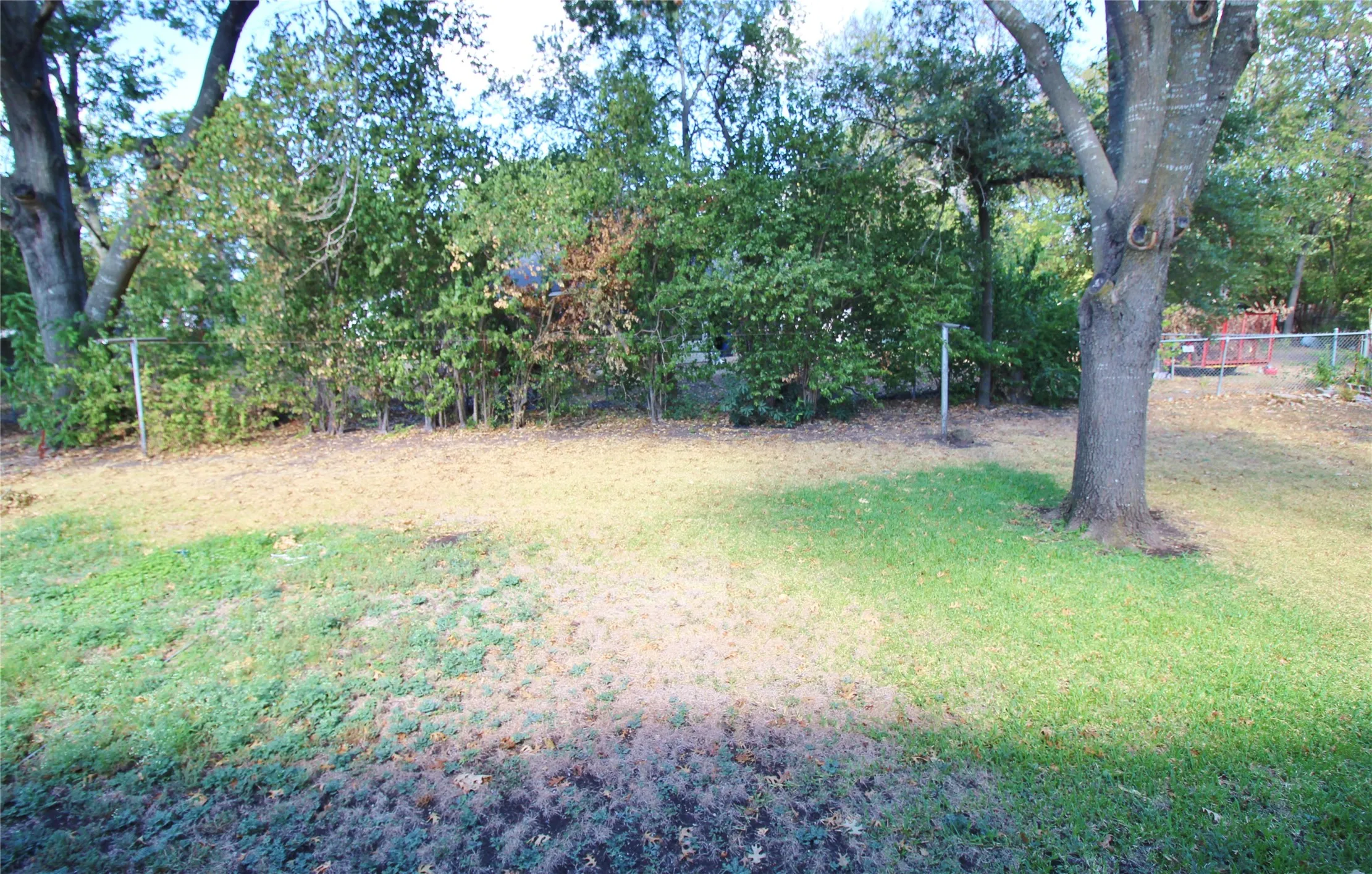 Single Family Residence For Rent in Ellis County , 104 Savannah Street, Waxahachie, Texas 75165, 3 Bedroom, 1 Bathroom, Garage spaces, 988 Sqft, built in 1955, mls#21386118, Real Estate Agent in Waxahachie, Homes For Rent in Ellis county, Homes For Rent in Waxahachie, Realtor in Waxahachie Texas, Real Estate Brokerage Independent Realty Texas, Luminita Cordes Realtor