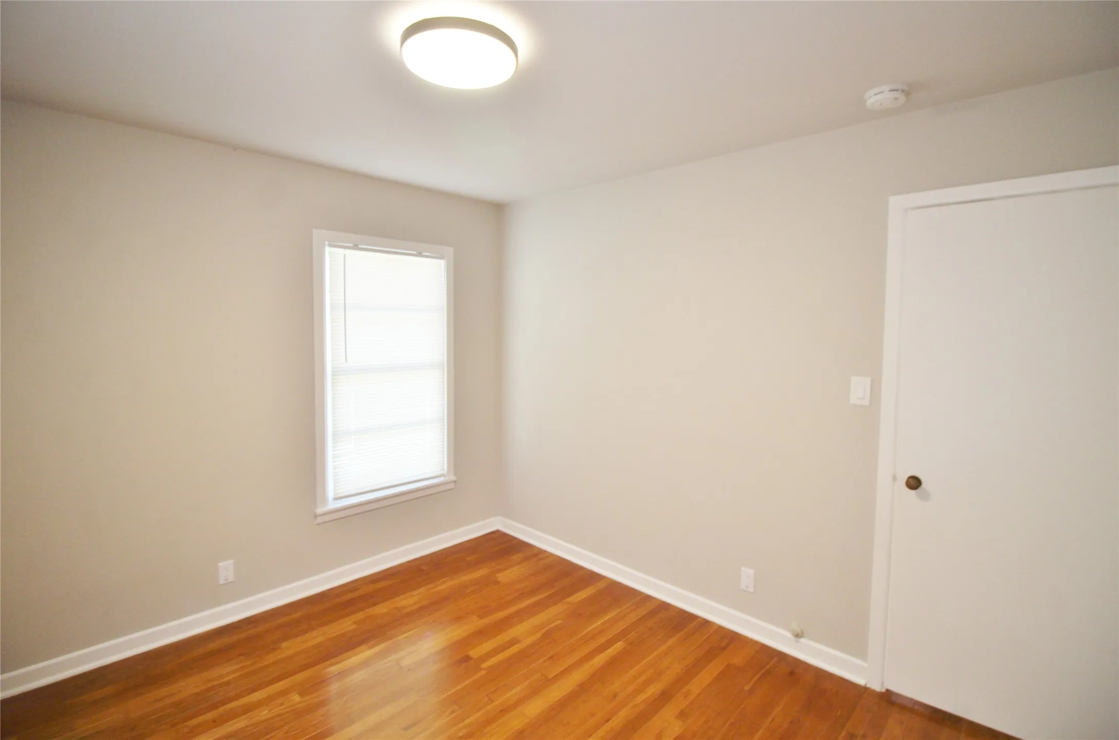 Single Family Residence For Rent in Ellis County , 104 Savannah Street, Waxahachie, Texas 75165, 3 Bedroom, 1 Bathroom, Garage spaces, 988 Sqft, built in 1955, mls#21386118, Real Estate Agent in Waxahachie, Homes For Rent in Ellis county, Homes For Rent in Waxahachie, Realtor in Waxahachie Texas, Real Estate Brokerage Independent Realty Texas, Luminita Cordes Realtor