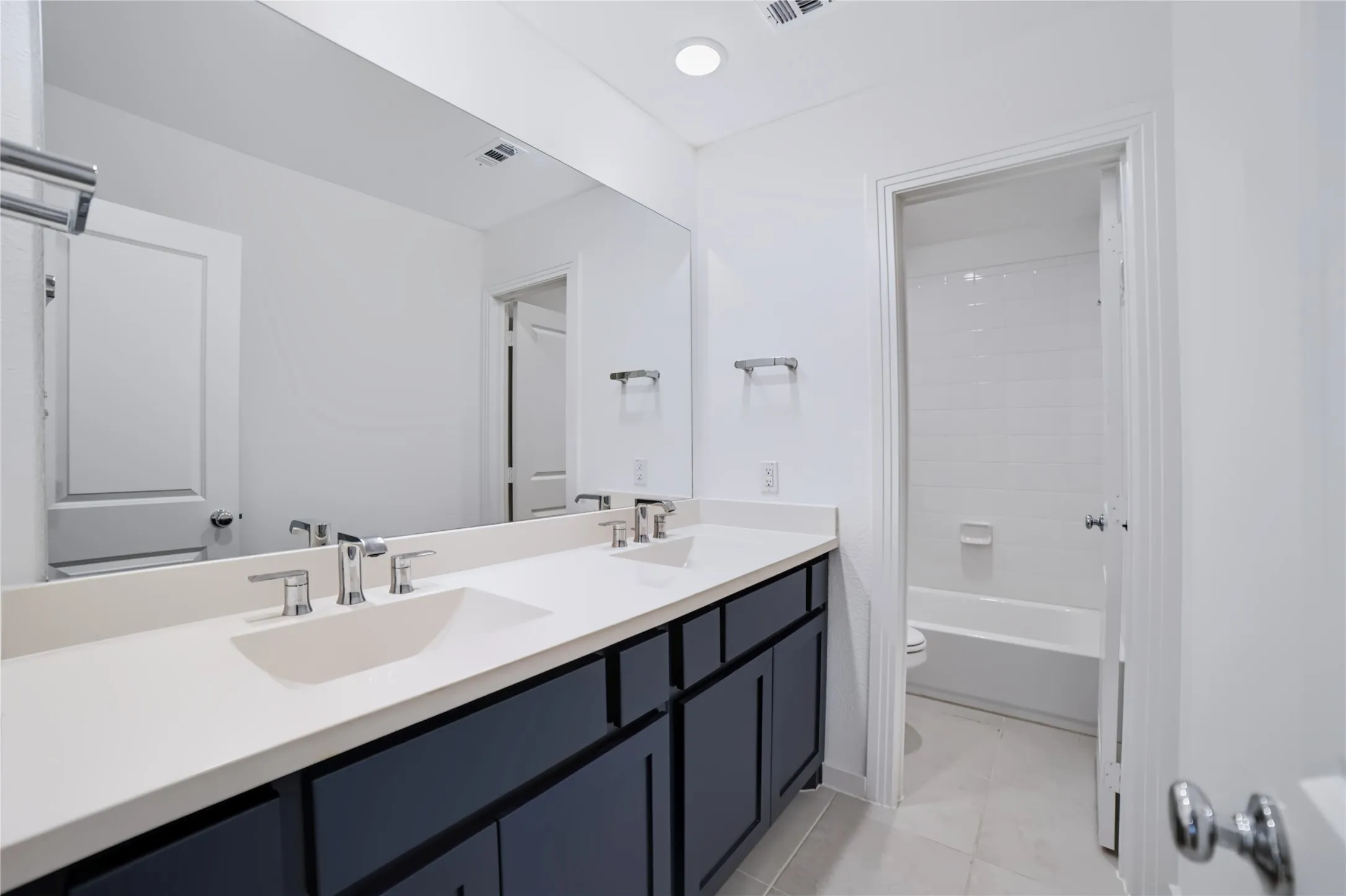 Single Family Residence For Rent in Collin County , 2836 Epping Way, Celina, Texas 75009, 5 Bedroom, 3 Bathroom, 2 Garage spaces, 2,521 Sqft, built in 2023, mls#21386168, Real Estate Agent in Celina, Homes For Rent in Collin county, Homes For Rent in Celina, Realtor in Celina Texas, Real Estate Brokerage Independent Realty Texas, Luminita Cordes Realtor