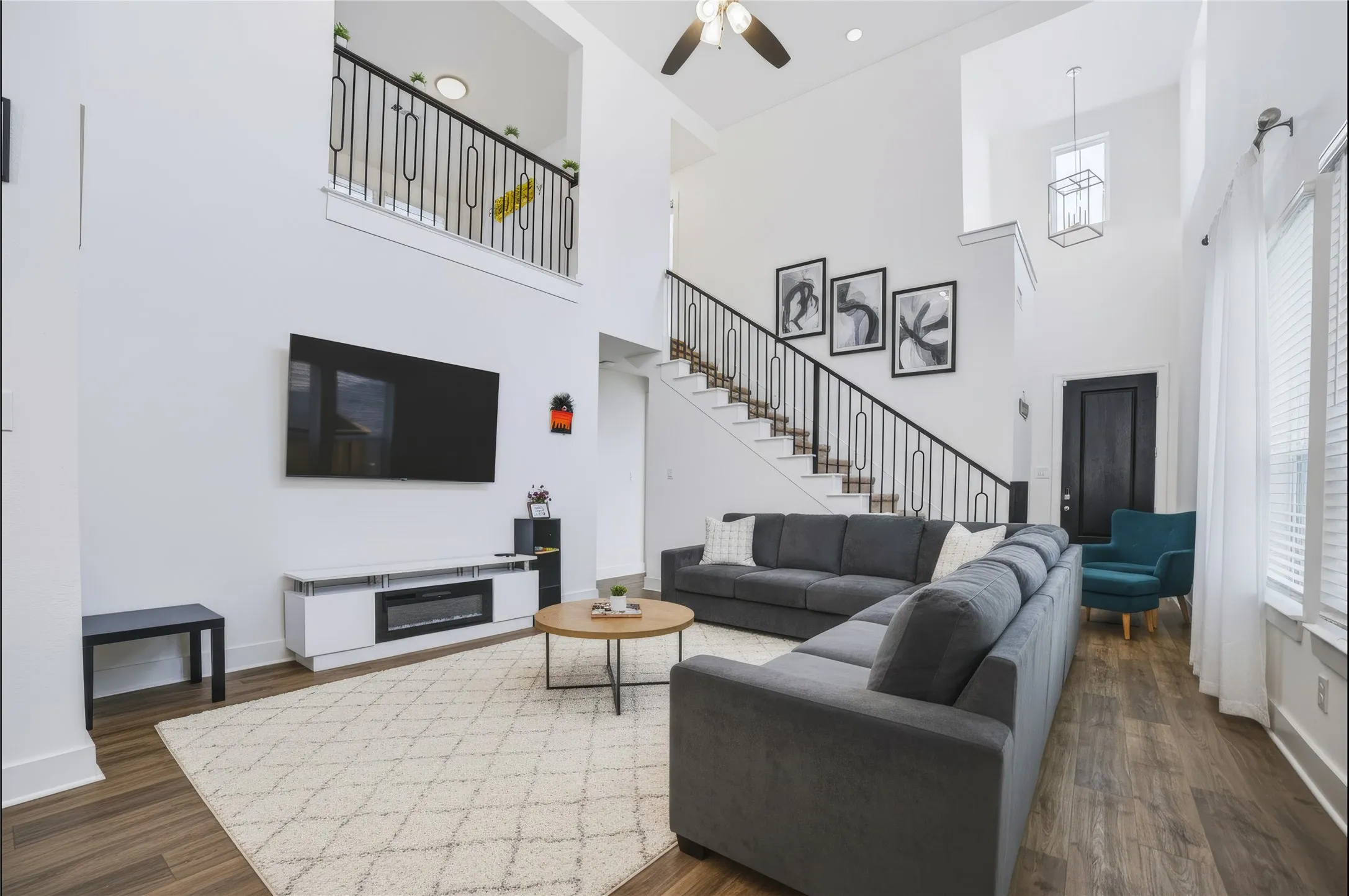 Single Family Residence For Rent in Collin County , 2836 Epping Way, Celina, Texas 75009, 5 Bedroom, 3 Bathroom, 2 Garage spaces, 2,521 Sqft, built in 2023, mls#21386168, Real Estate Agent in Celina, Homes For Rent in Collin county, Homes For Rent in Celina, Realtor in Celina Texas, Real Estate Brokerage Independent Realty Texas, Luminita Cordes Realtor