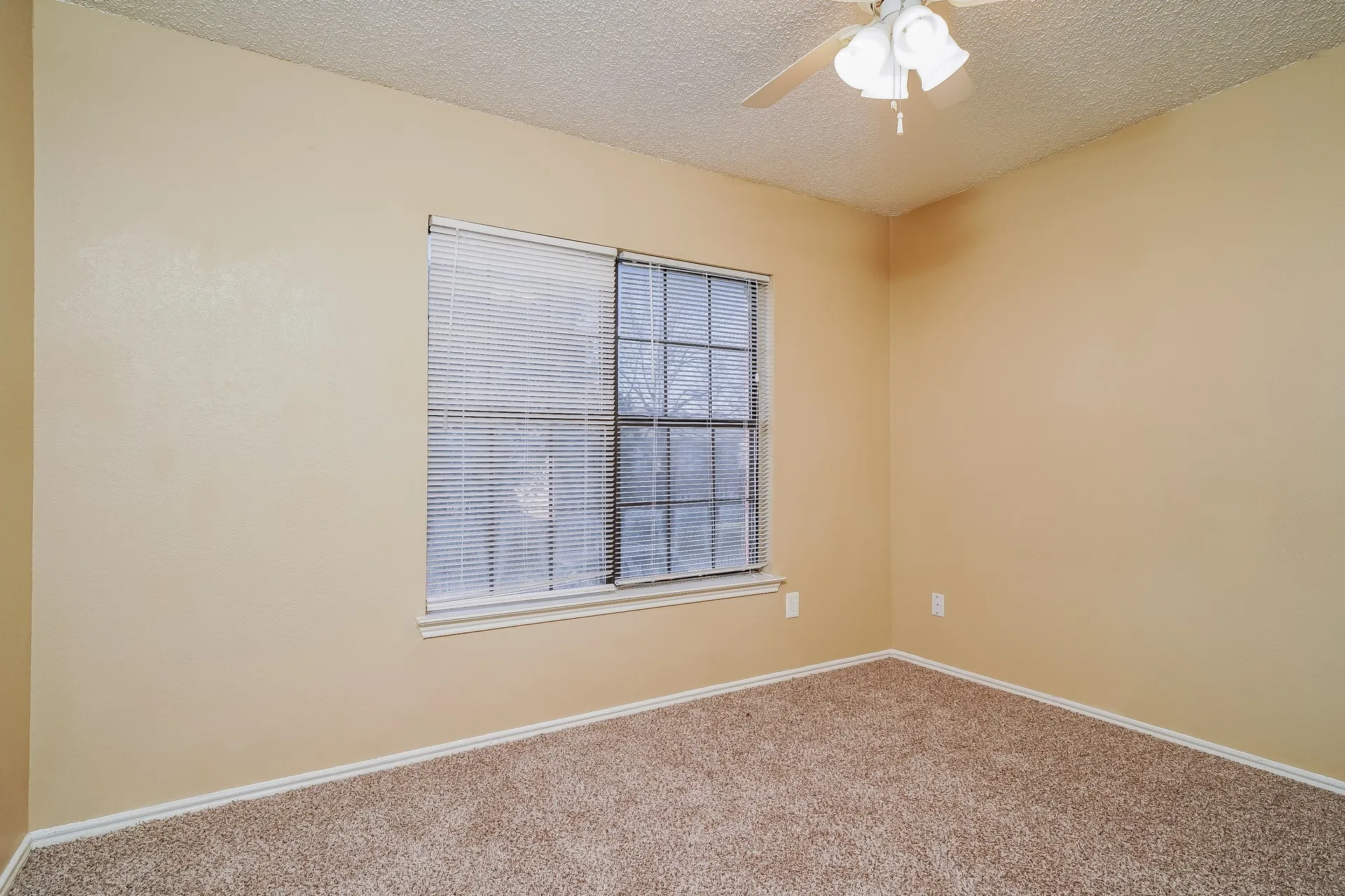 Single Family Residence For Rent in Dallas County , 3934 Cochise Drive, Balch Springs, Texas 75180, 4 Bedroom, 3 Bathroom, 2 Garage spaces, 1,766 Sqft, built in 1986, mls#21386183, Real Estate Agent in Balch Springs, Homes For Rent in Dallas county, Homes For Rent in Balch Springs, Realtor in Balch Springs Texas, Real Estate Brokerage Independent Realty Texas, Luminita Cordes Realtor