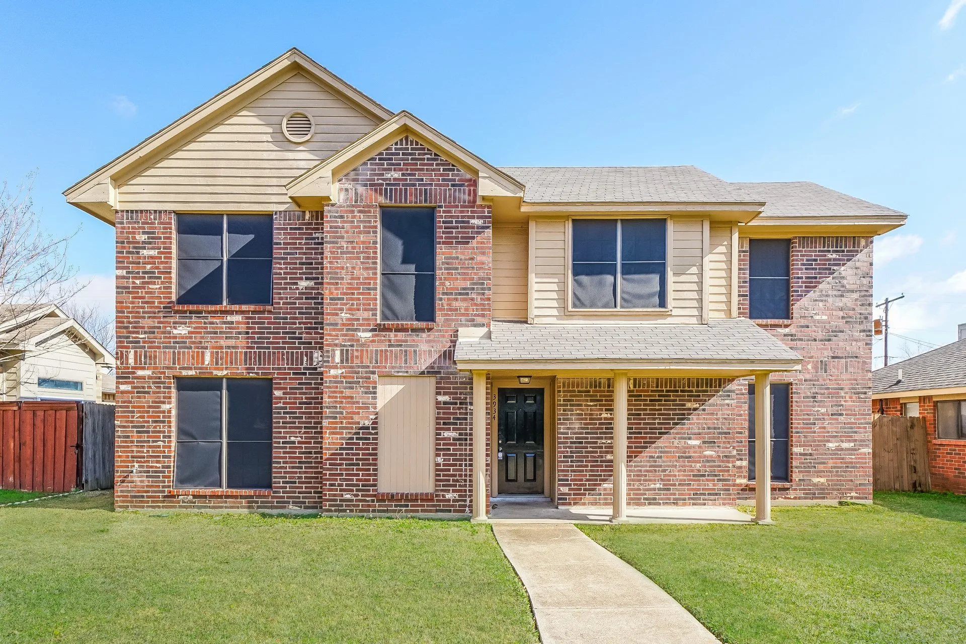 Single Family Residence For Rent in Dallas County , 3934 Cochise Drive, Balch Springs, Texas 75180, 4 Bedroom, 3 Bathroom, 2 Garage spaces, 1,766 Sqft, built in 1986, mls#21386183, Real Estate Agent in Balch Springs, Homes For Rent in Dallas county, Homes For Rent in Balch Springs, Realtor in Balch Springs Texas, Real Estate Brokerage Independent Realty Texas, Luminita Cordes Realtor