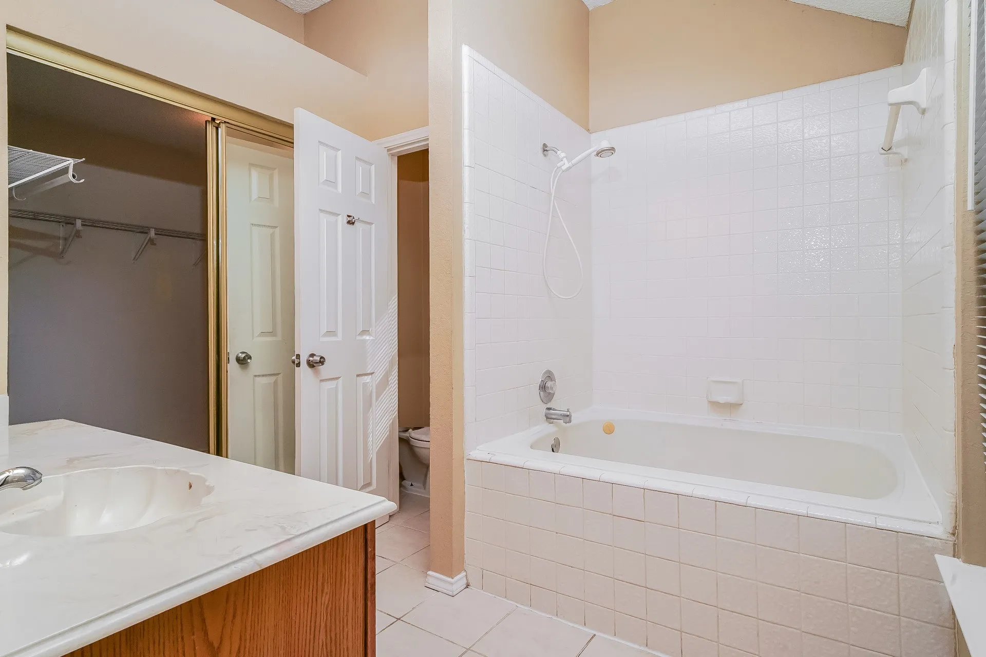 Single Family Residence For Rent in Dallas County , 3934 Cochise Drive, Balch Springs, Texas 75180, 4 Bedroom, 3 Bathroom, 2 Garage spaces, 1,766 Sqft, built in 1986, mls#21386183, Real Estate Agent in Balch Springs, Homes For Rent in Dallas county, Homes For Rent in Balch Springs, Realtor in Balch Springs Texas, Real Estate Brokerage Independent Realty Texas, Luminita Cordes Realtor
