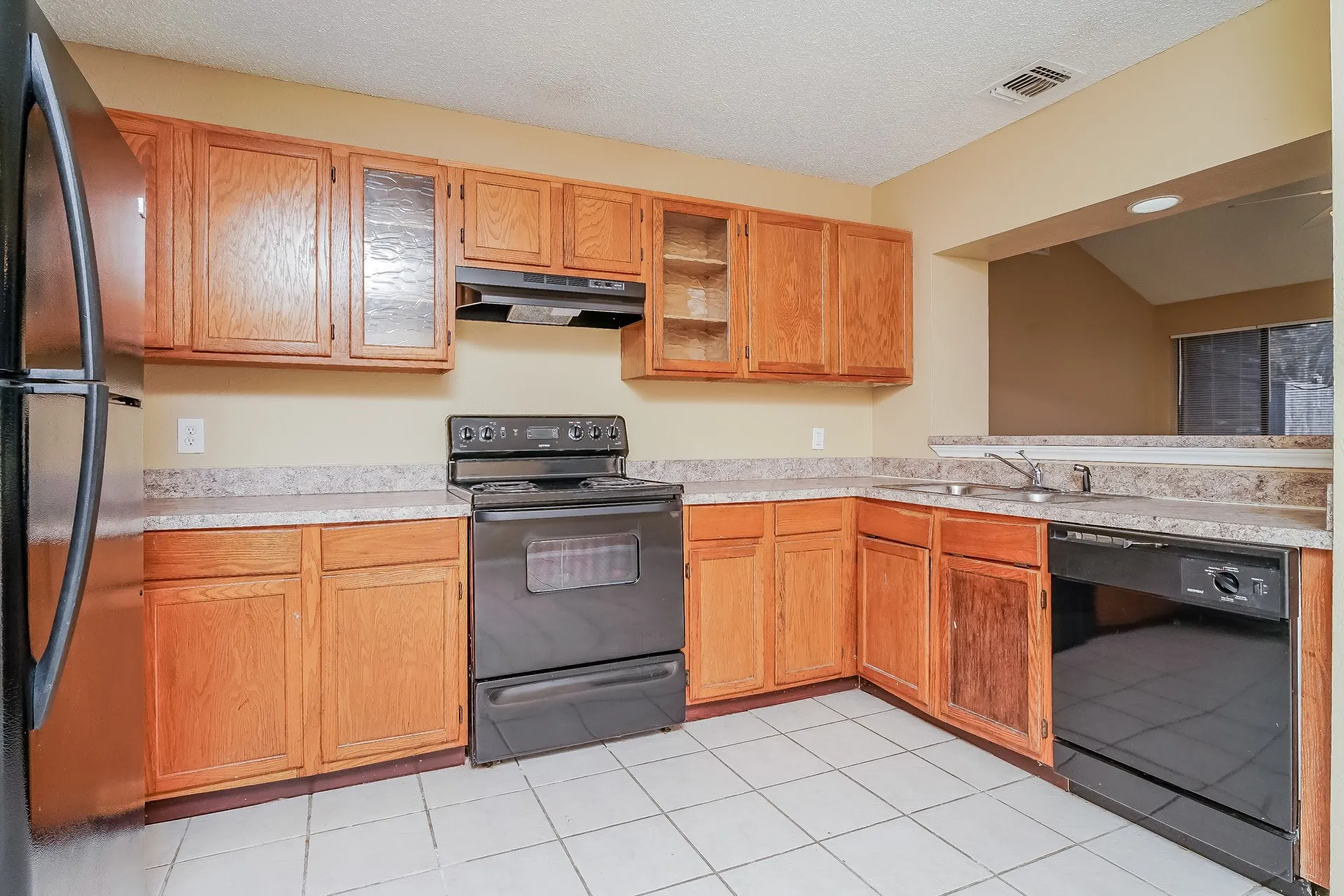 Single Family Residence For Rent in Dallas County , 3934 Cochise Drive, Balch Springs, Texas 75180, 4 Bedroom, 3 Bathroom, 2 Garage spaces, 1,766 Sqft, built in 1986, mls#21386183, Real Estate Agent in Balch Springs, Homes For Rent in Dallas county, Homes For Rent in Balch Springs, Realtor in Balch Springs Texas, Real Estate Brokerage Independent Realty Texas, Luminita Cordes Realtor