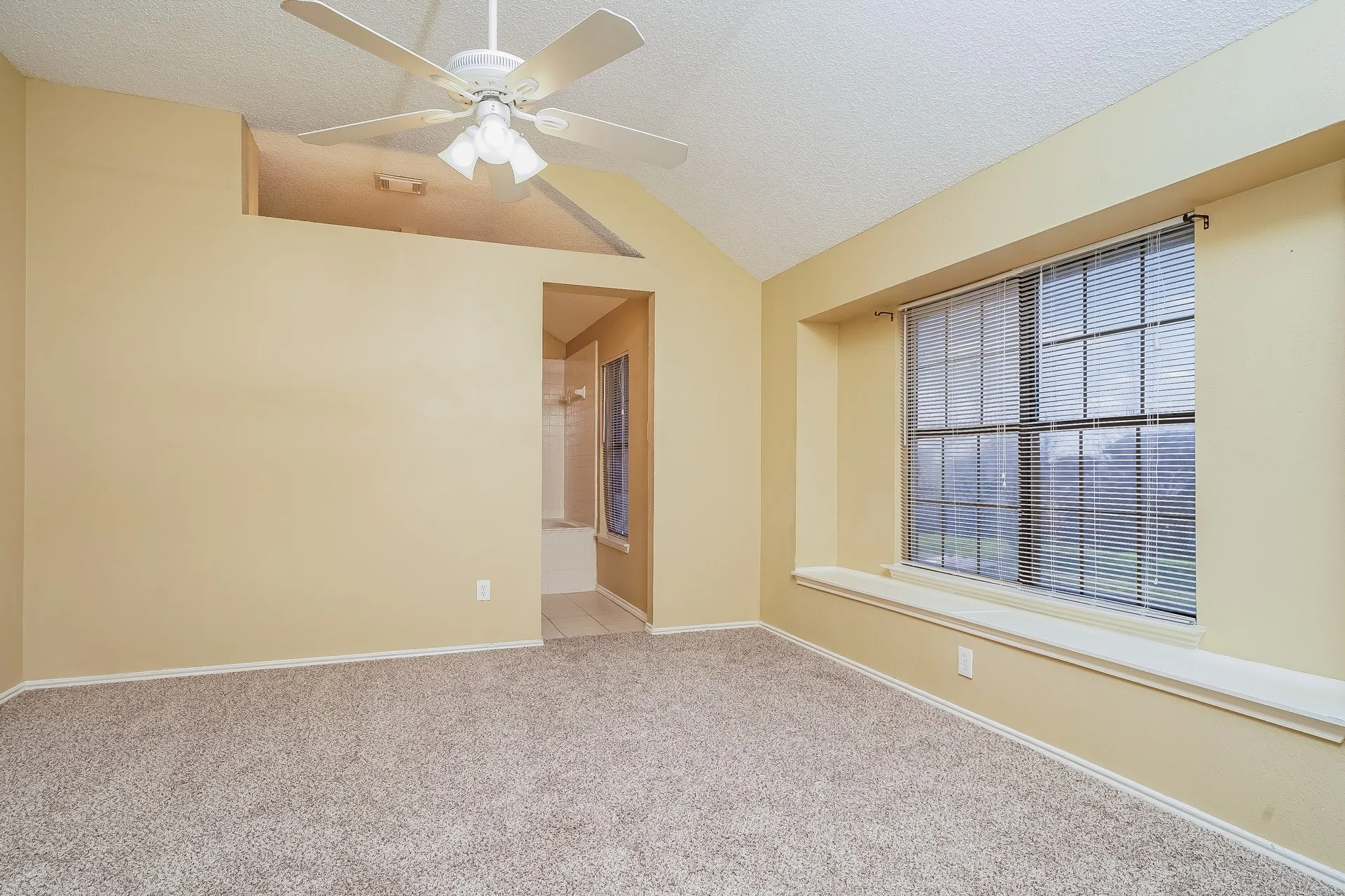 Single Family Residence For Rent in Dallas County , 3934 Cochise Drive, Balch Springs, Texas 75180, 4 Bedroom, 3 Bathroom, 2 Garage spaces, 1,766 Sqft, built in 1986, mls#21386183, Real Estate Agent in Balch Springs, Homes For Rent in Dallas county, Homes For Rent in Balch Springs, Realtor in Balch Springs Texas, Real Estate Brokerage Independent Realty Texas, Luminita Cordes Realtor