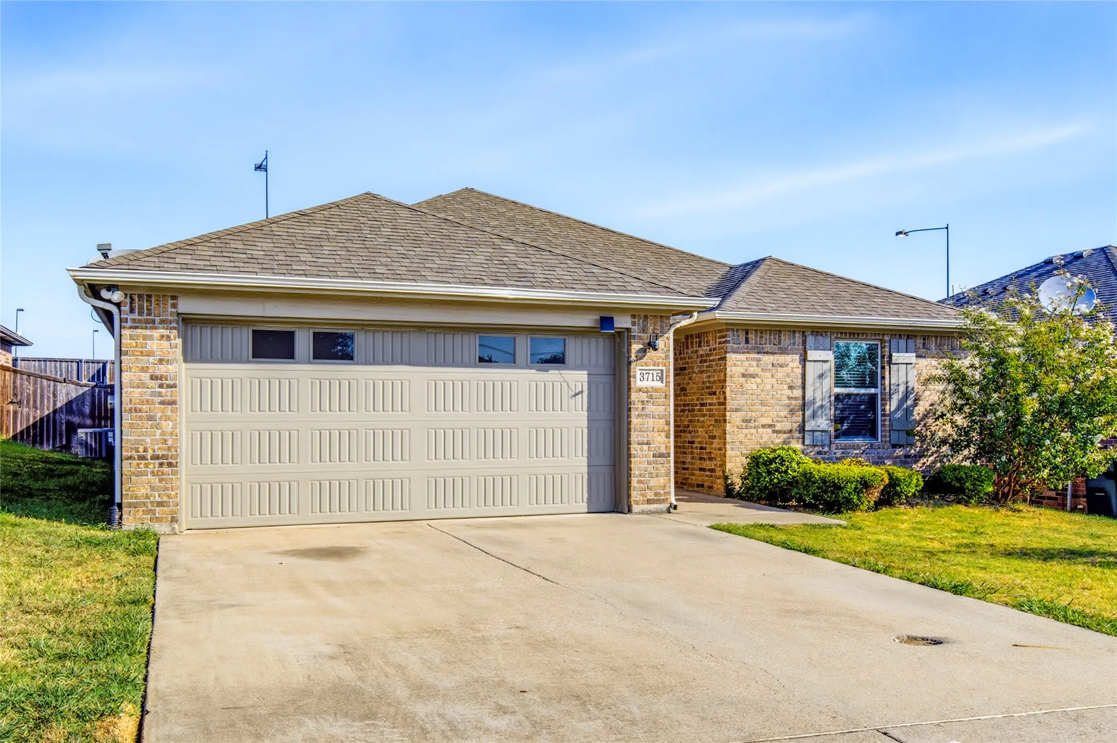 Single Family Residence For Rent in Grayson County , 3715 Brookstone Drive, Sherman, Texas 75092, 3 Bedroom, 2 Bathroom, 2 Garage spaces, 1,577 Sqft, built in 2018, mls#21386194, Real Estate Agent in Sherman, Homes For Rent in Grayson county, Homes For Rent in Sherman, Realtor in Sherman Texas, Real Estate Brokerage Independent Realty Texas, Luminita Cordes Realtor