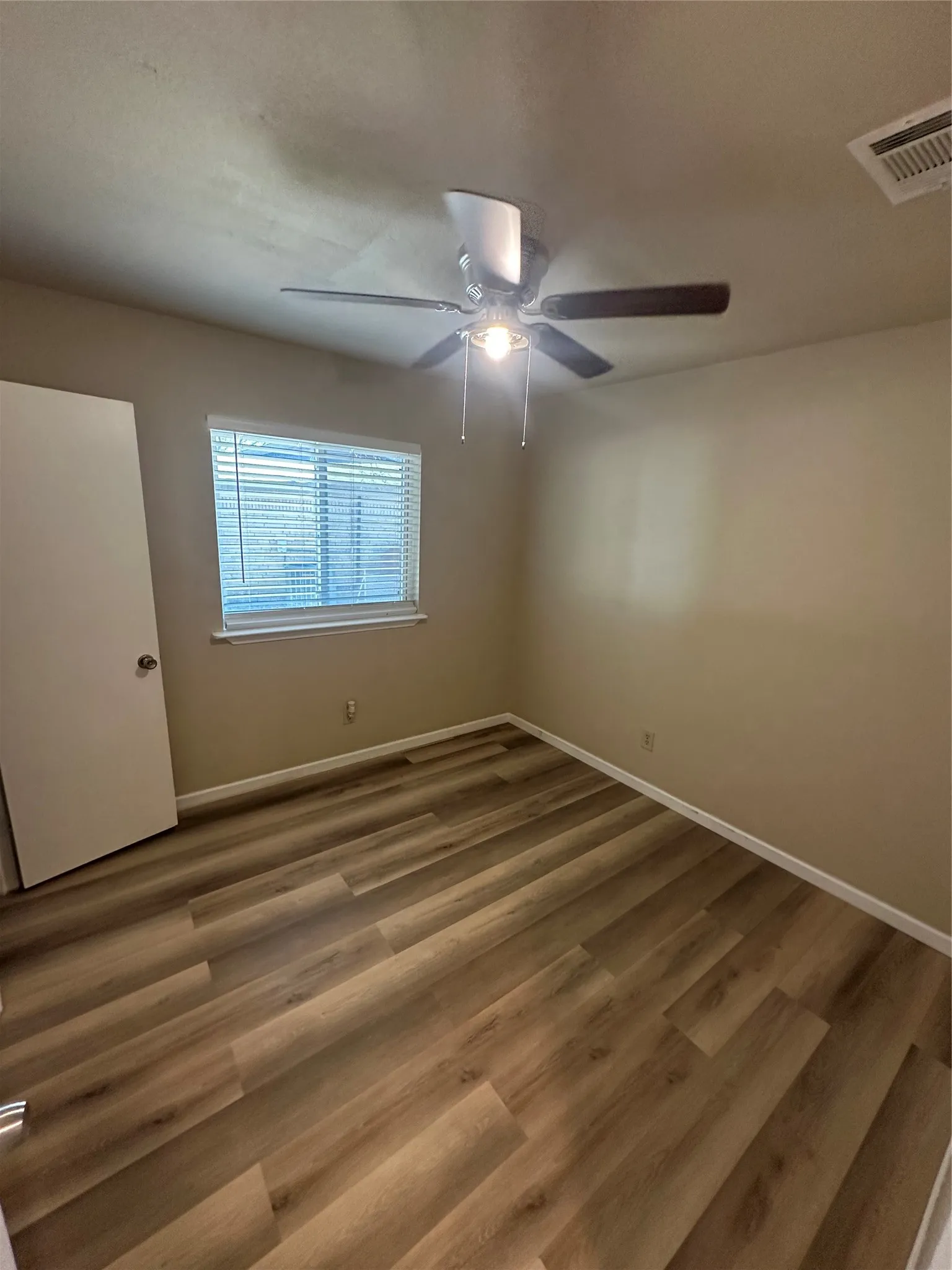 Single Family Residence For Rent in Tarrant County , 5001 Cummings Drive, North Richland Hills, Texas 76180, 4 Bedroom, 2 Bathroom, 2 Garage spaces, 1,288 Sqft, built in 1971, mls#21386197, Real Estate Agent in North Richland Hills, Homes For Rent in Tarrant county, Homes For Rent in North Richland Hills, Realtor in North Richland Hills Texas, Real Estate Brokerage Independent Realty Texas, Luminita Cordes Realtor