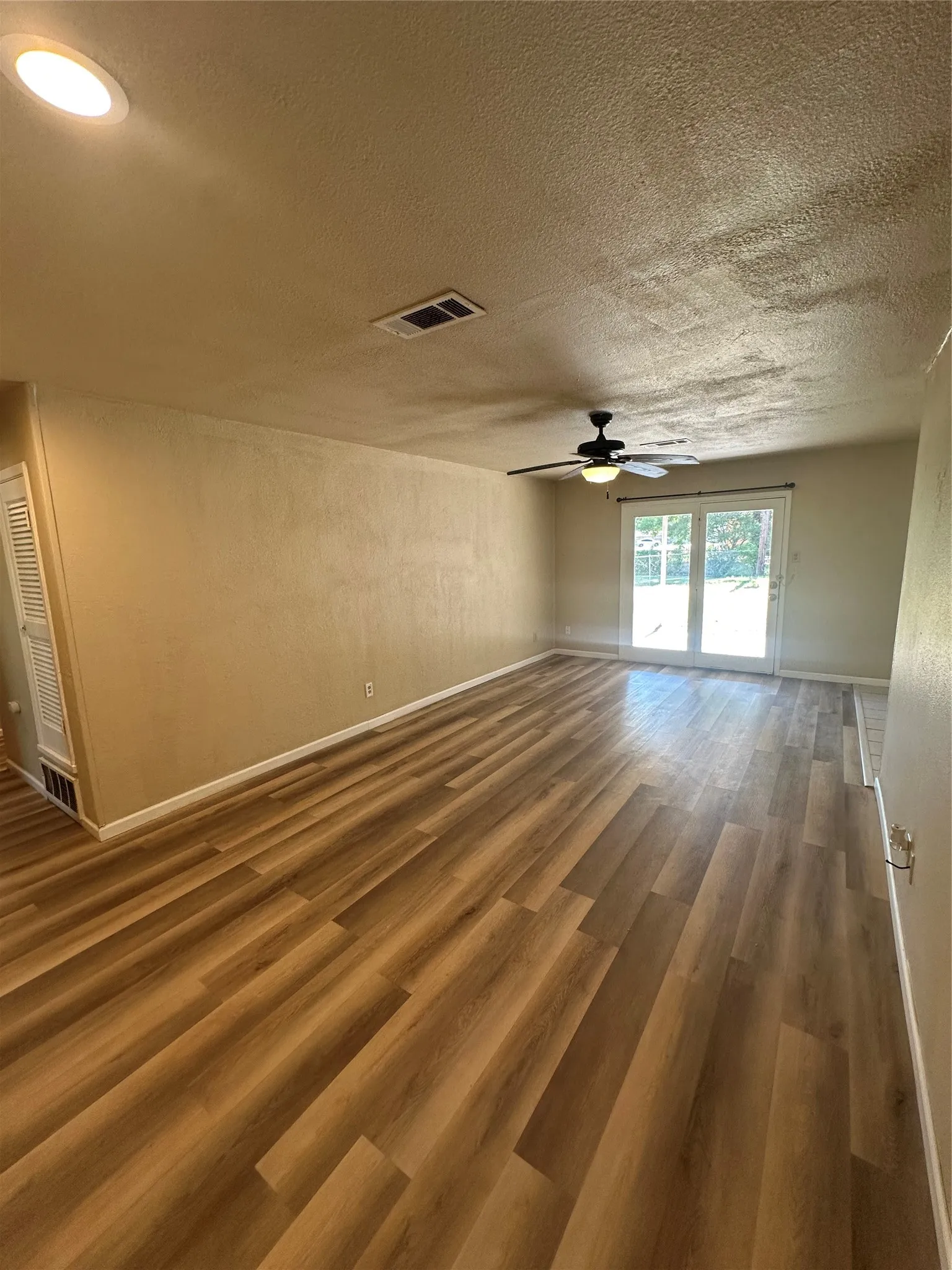 Single Family Residence For Rent in Tarrant County , 5001 Cummings Drive, North Richland Hills, Texas 76180, 4 Bedroom, 2 Bathroom, 2 Garage spaces, 1,288 Sqft, built in 1971, mls#21386197, Real Estate Agent in North Richland Hills, Homes For Rent in Tarrant county, Homes For Rent in North Richland Hills, Realtor in North Richland Hills Texas, Real Estate Brokerage Independent Realty Texas, Luminita Cordes Realtor